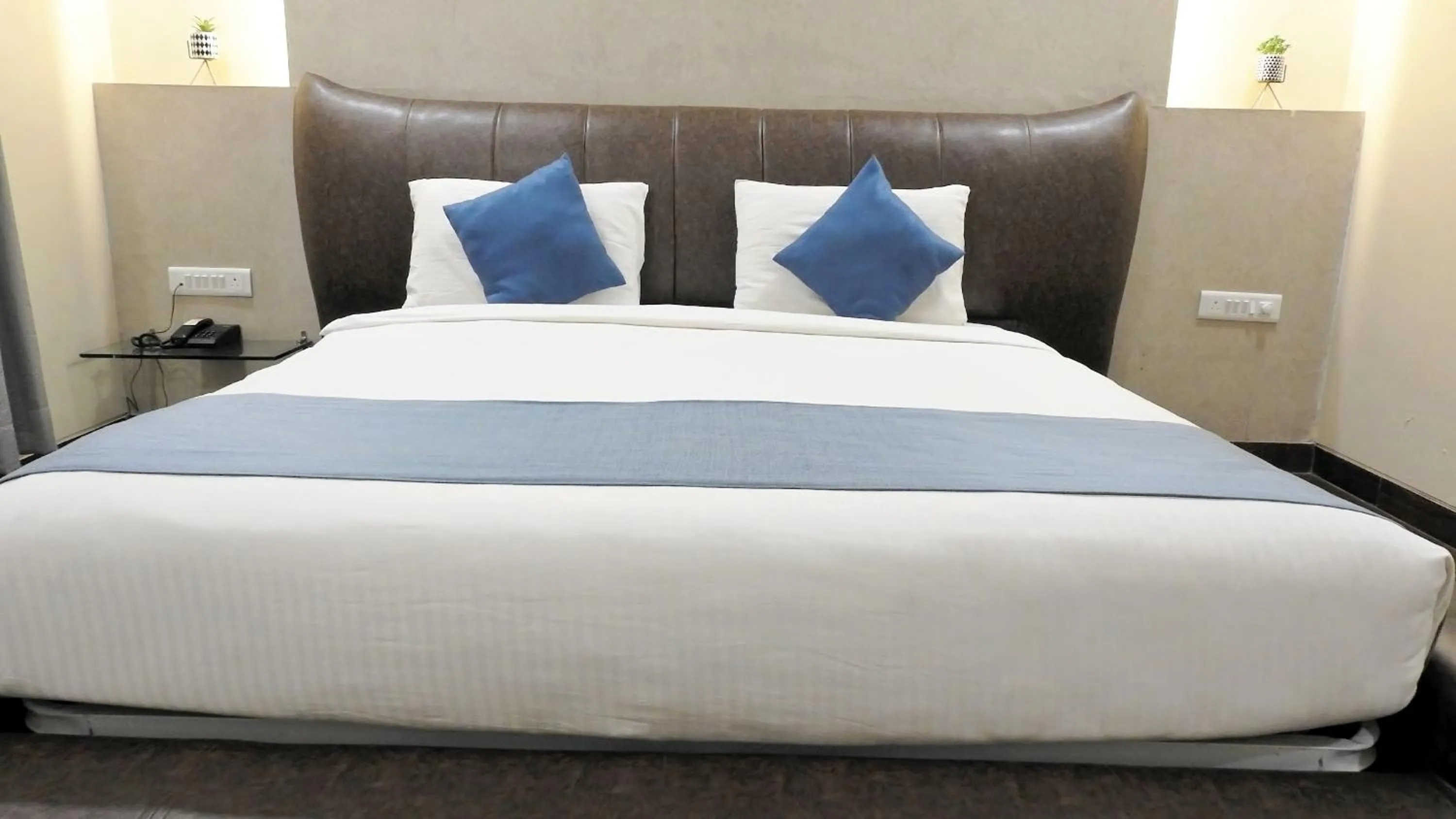 Bedroom, Bed in Hotel Sai Miracle