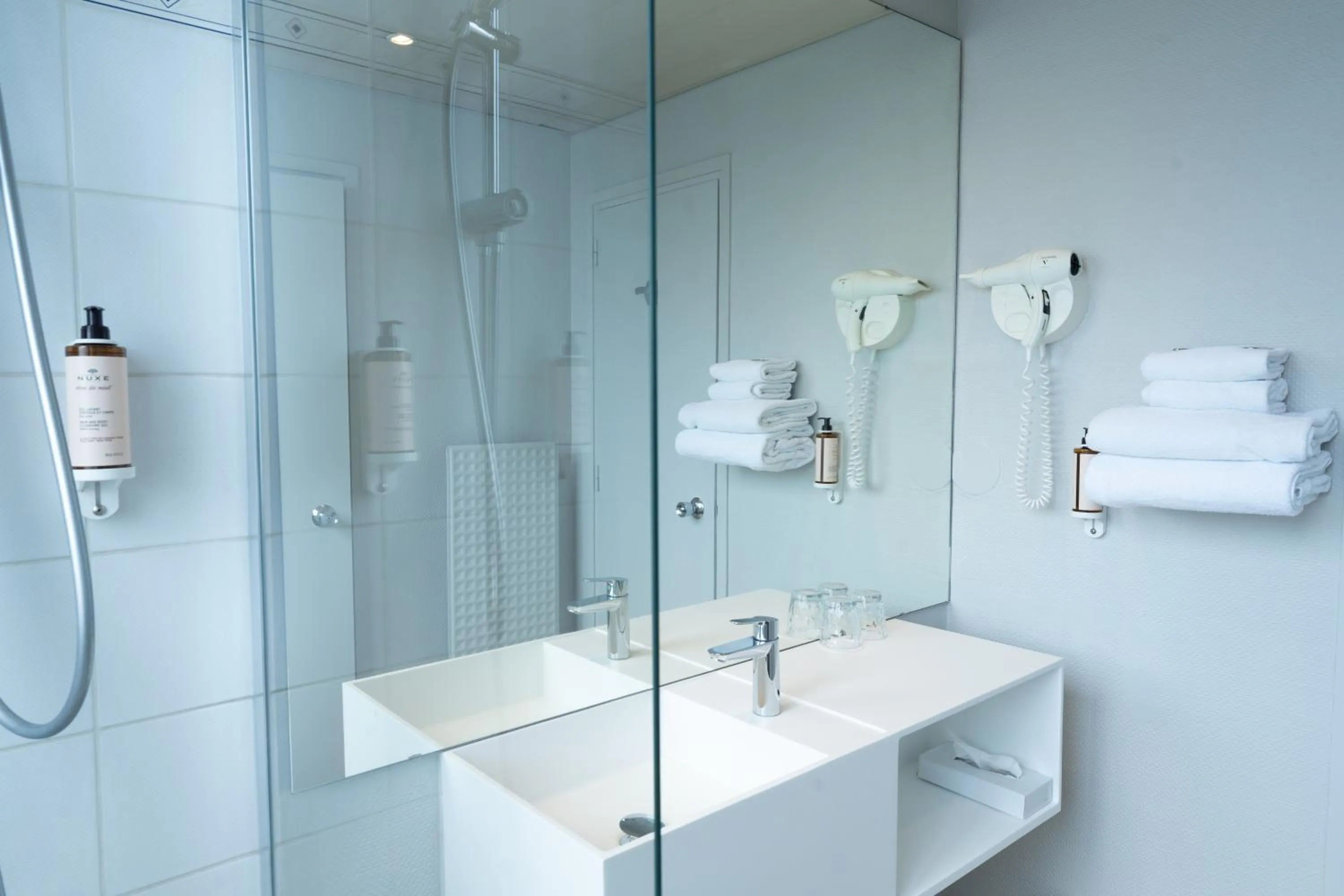 Bathroom in Mercure Besancon Parc Micaud - Hotel & Bar