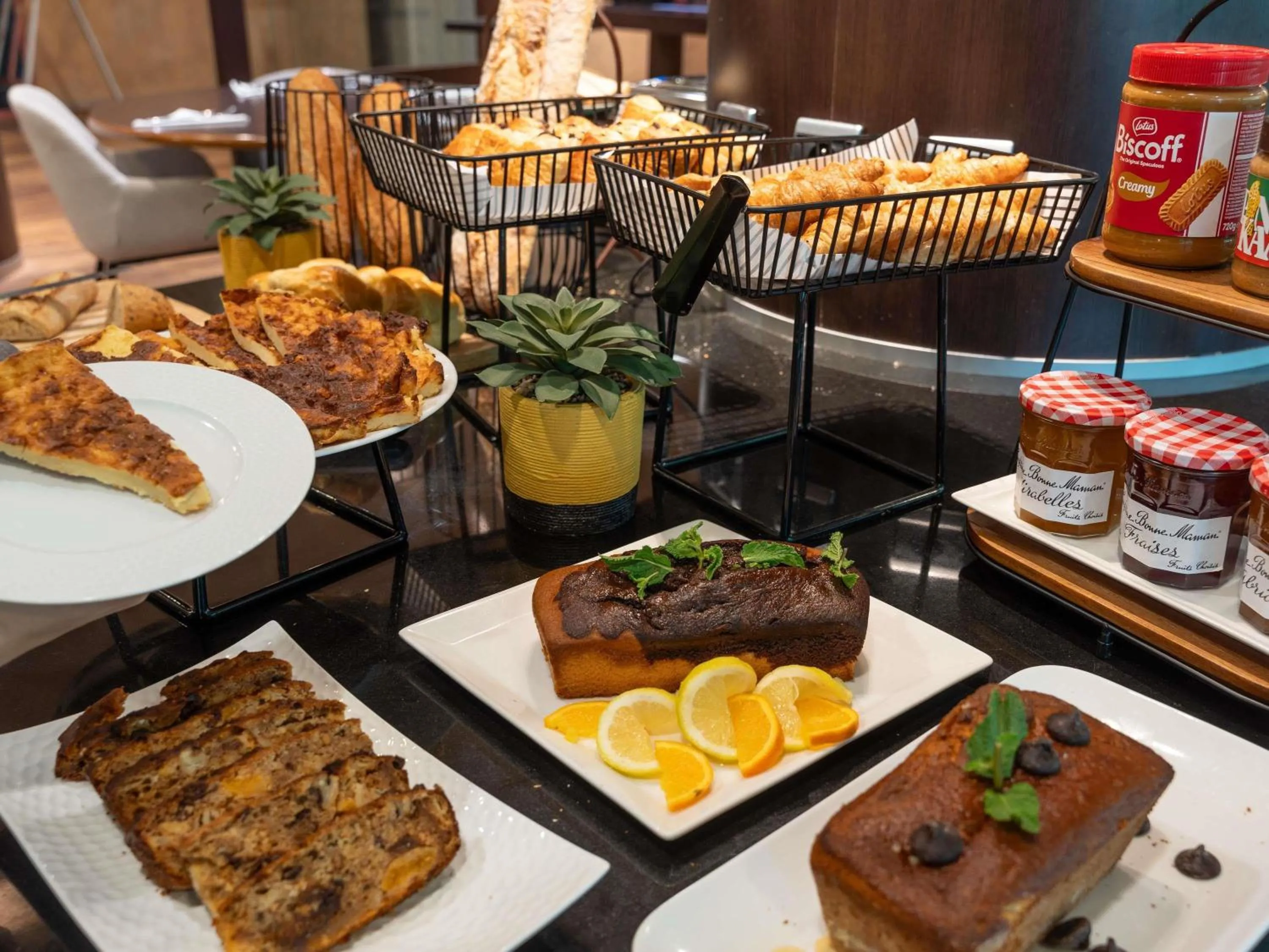 Breakfast in Mercure Besancon Parc Micaud - Hotel & Bar