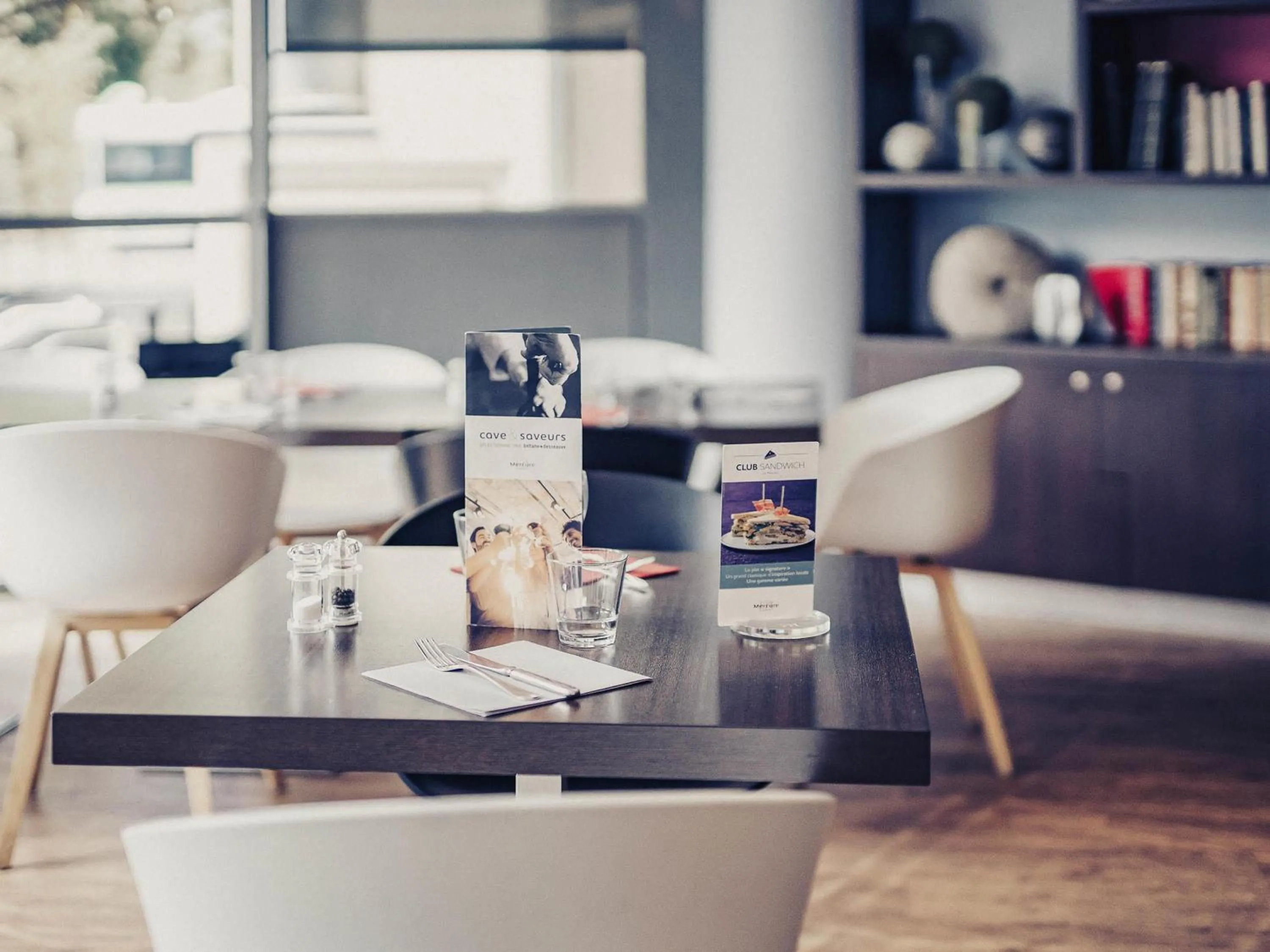 Restaurant/places to eat in Mercure Nantes Centre Gare