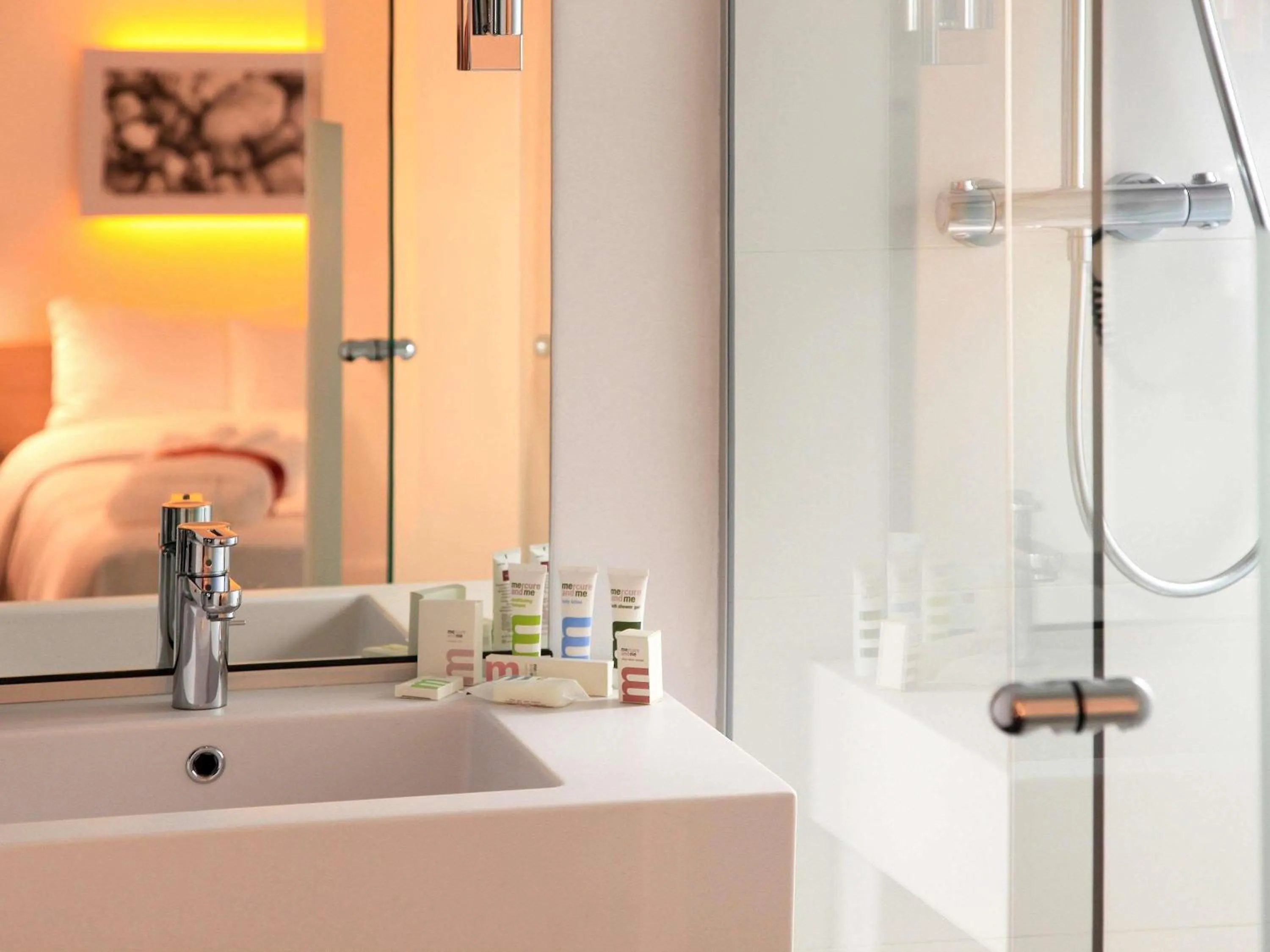 Bedroom in Mercure Nantes Centre Gare