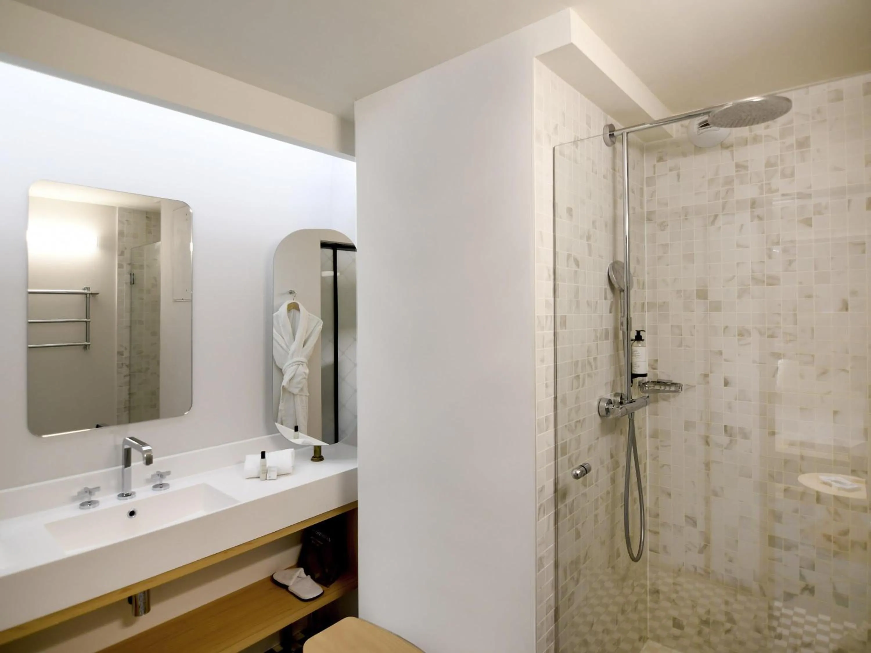 Bedroom in Mercure Nantes Centre Gare