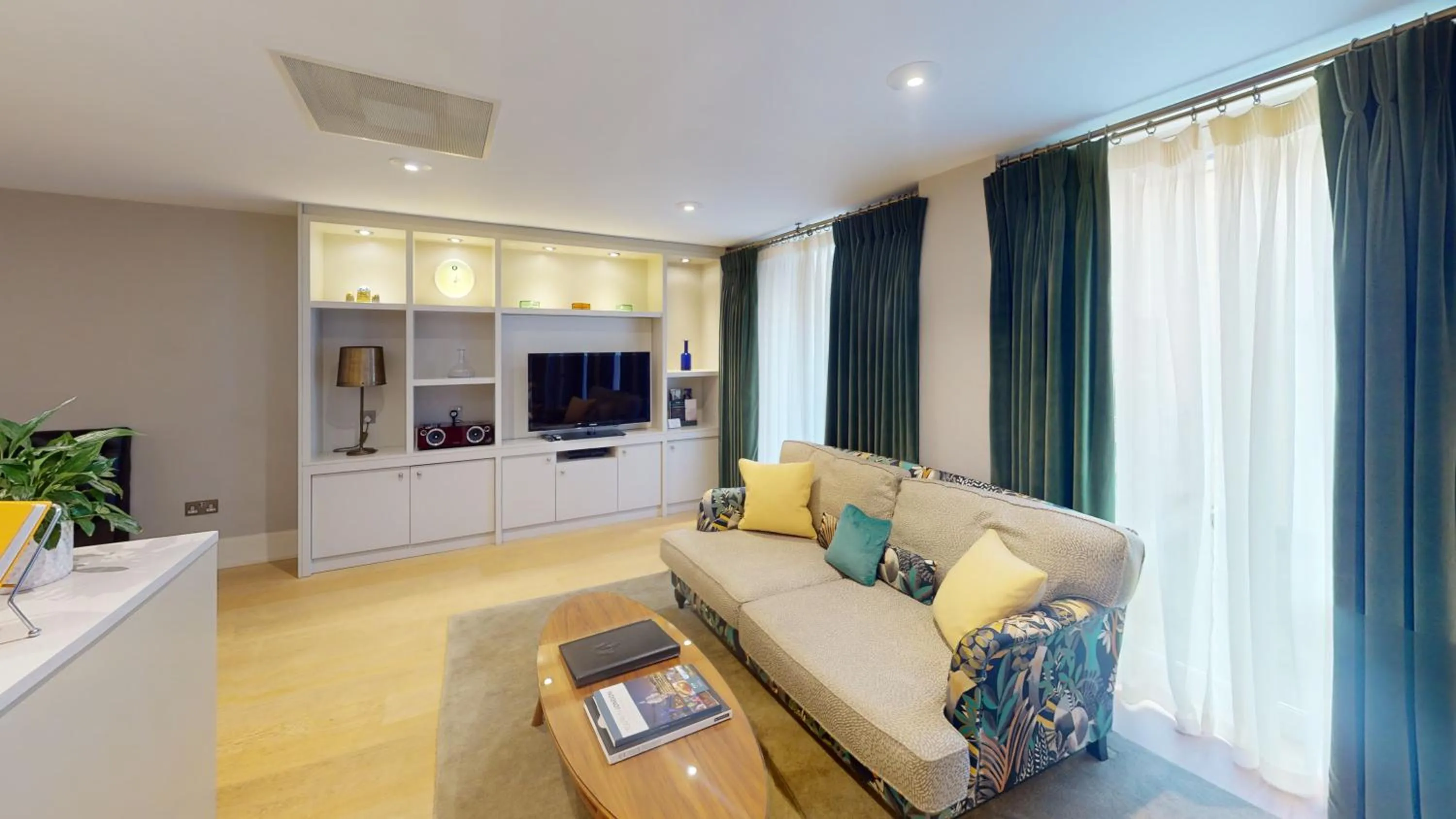 TV and multimedia in Cheval Knightsbridge