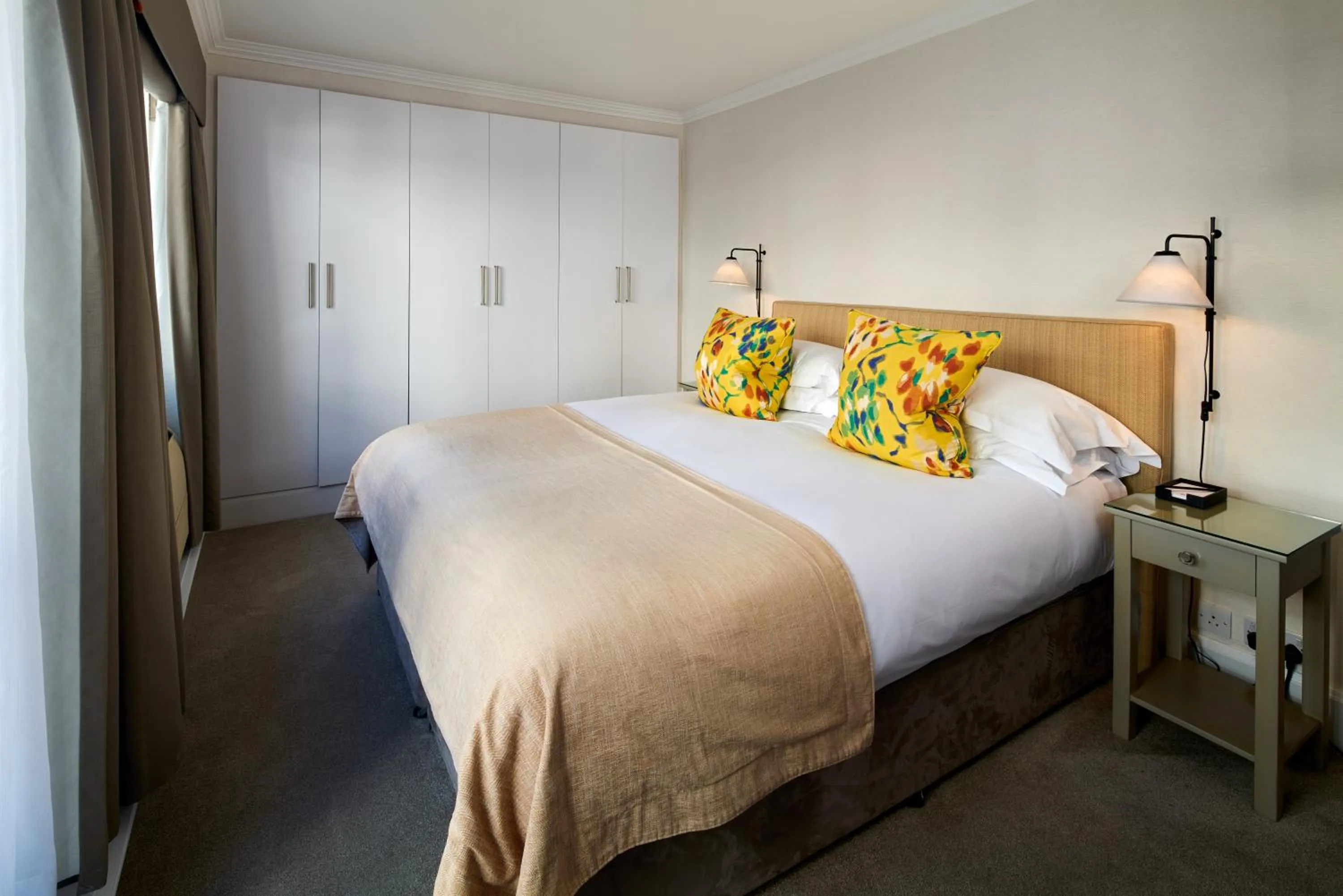 Bedroom, Bed in Cheval Knightsbridge