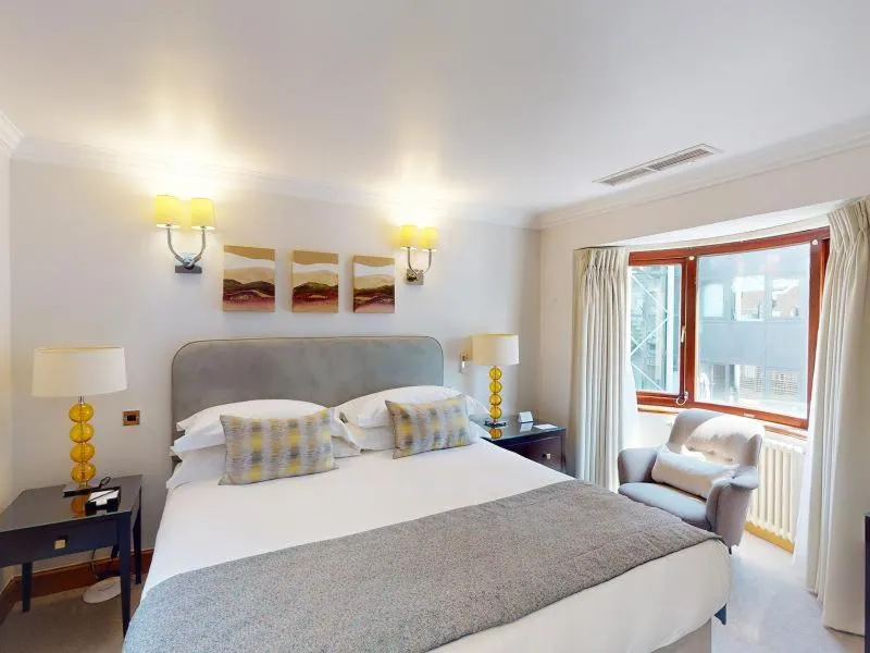 Bed in Cheval Knightsbridge