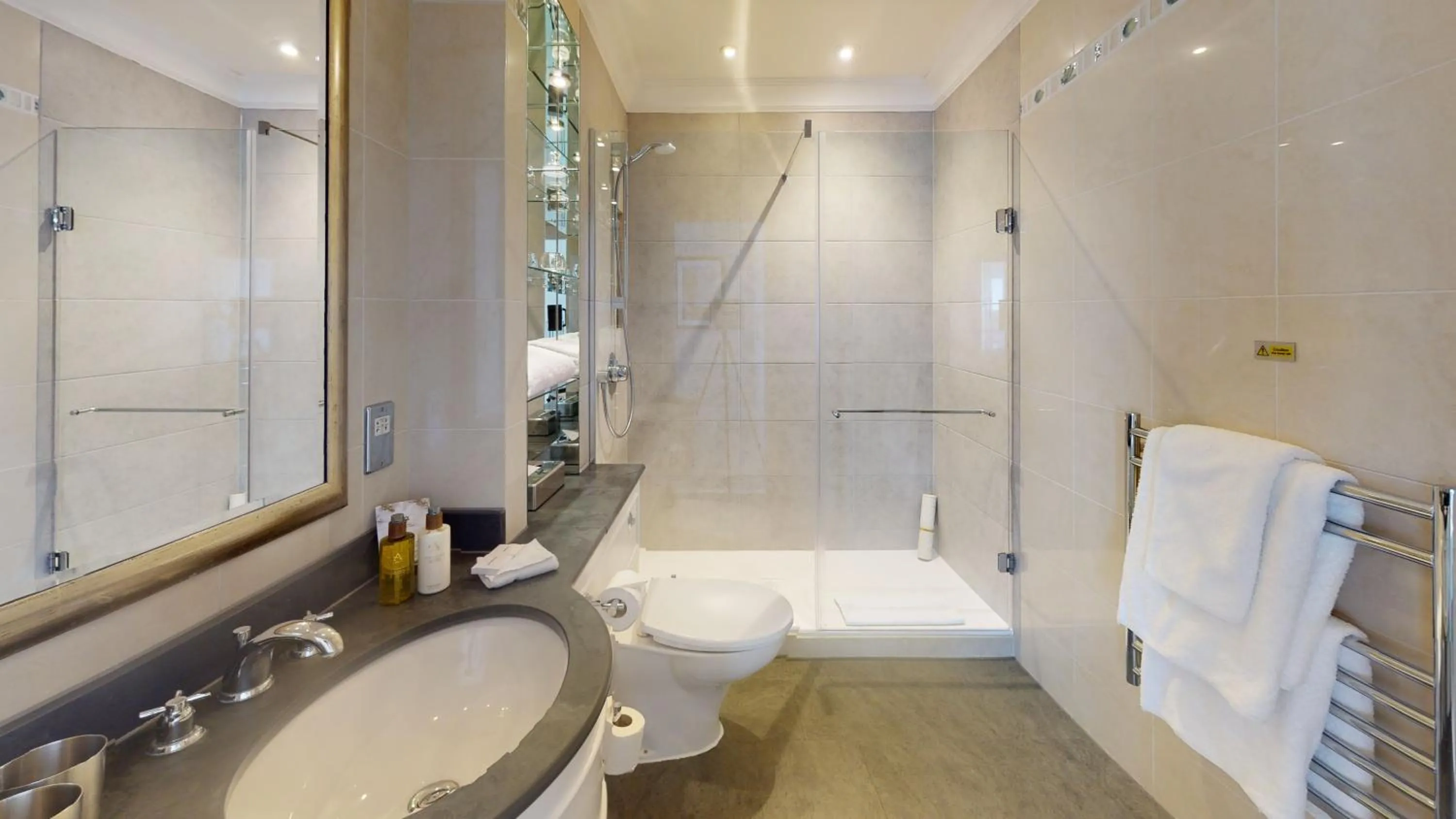 Shower in Cheval Knightsbridge