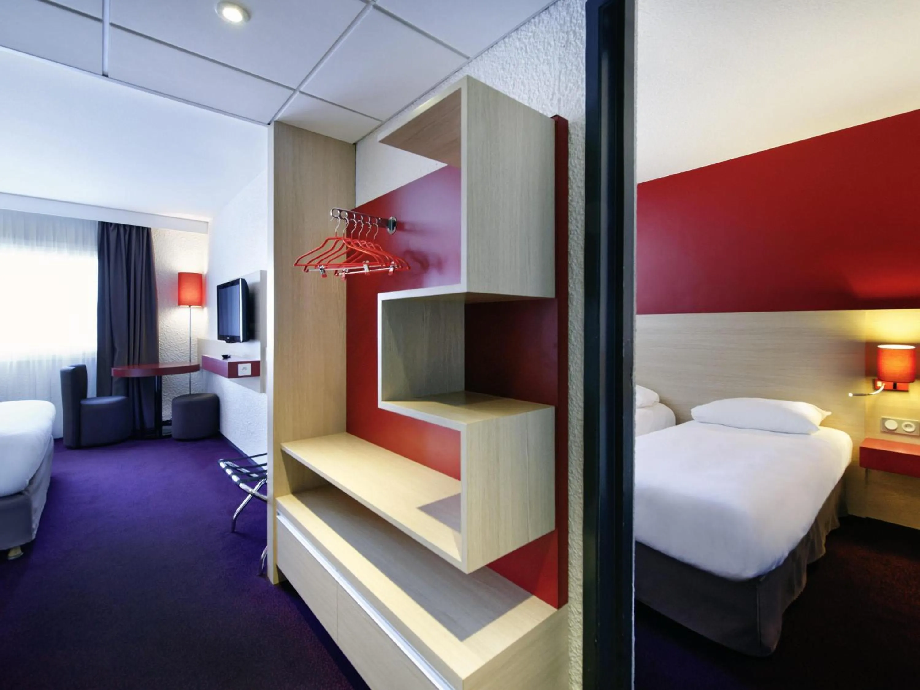 Bedroom, Bed in ibis Styles Chalon sur Saône