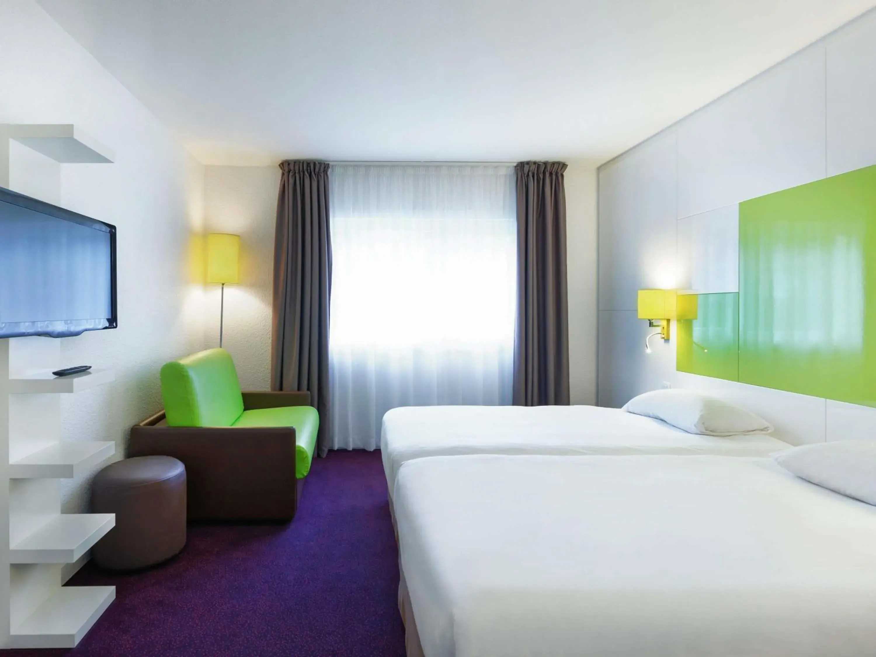 Double Room with Extra Bed in ibis Styles Chalon sur Saône Double Room with Extra Bed in ibis Styles Chalon sur Saône