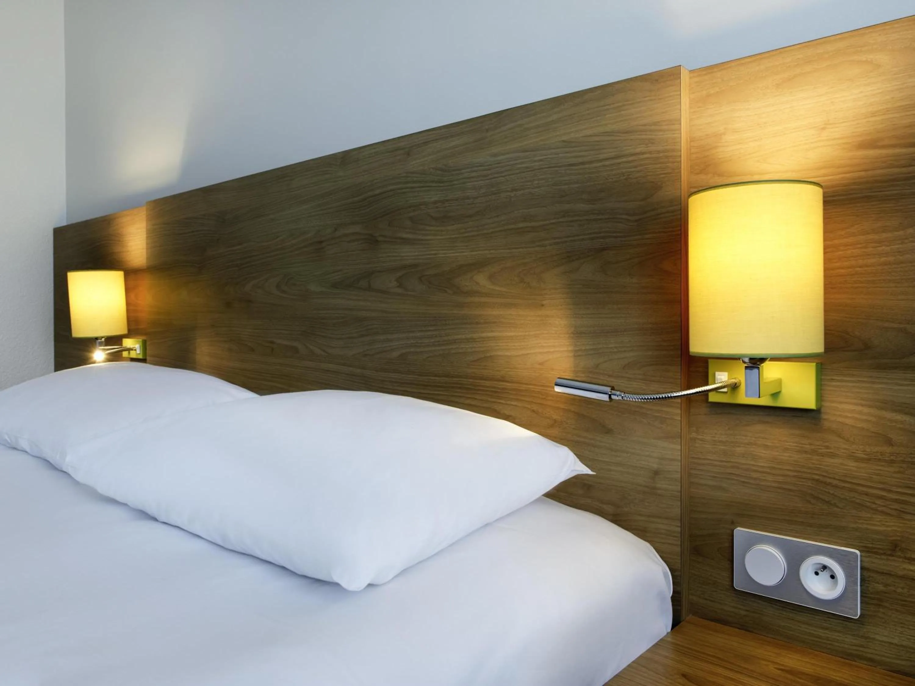 Bedroom, Bed in ibis Styles Chalon sur Saône