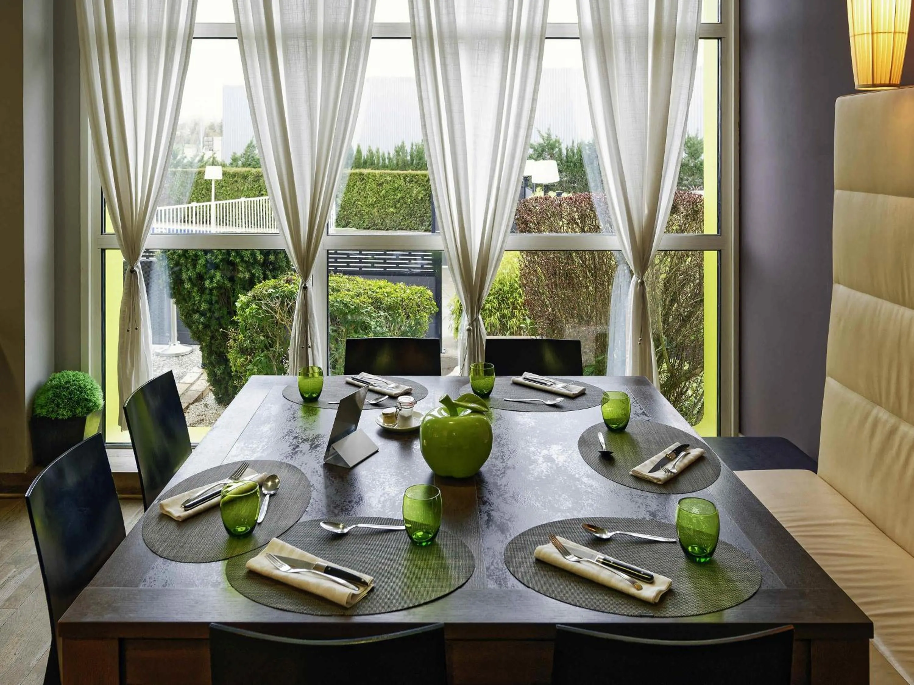 Restaurant/places to eat in ibis Styles Chalon sur Saône