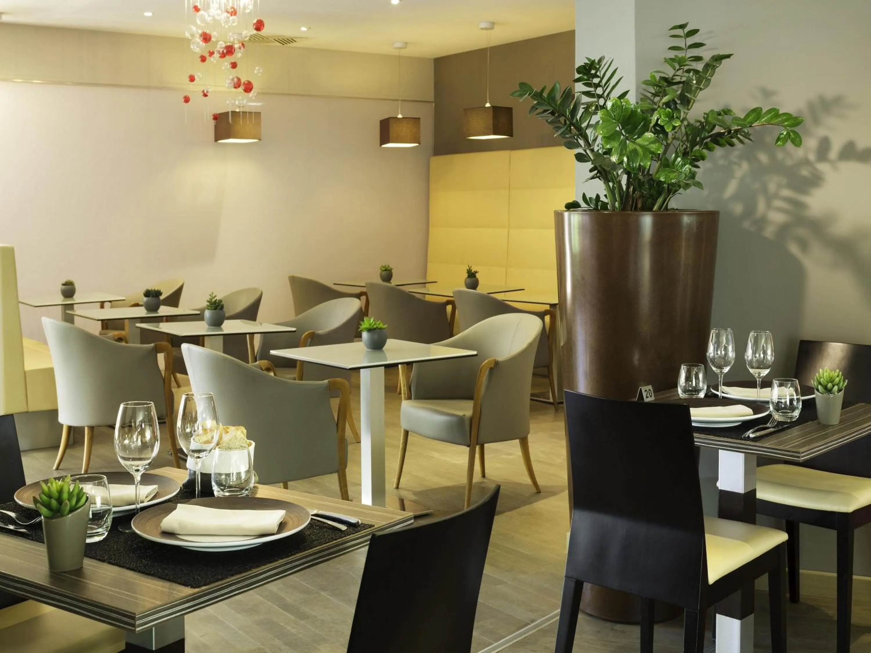 Restaurant/places to eat in ibis Styles Chalon sur Saône