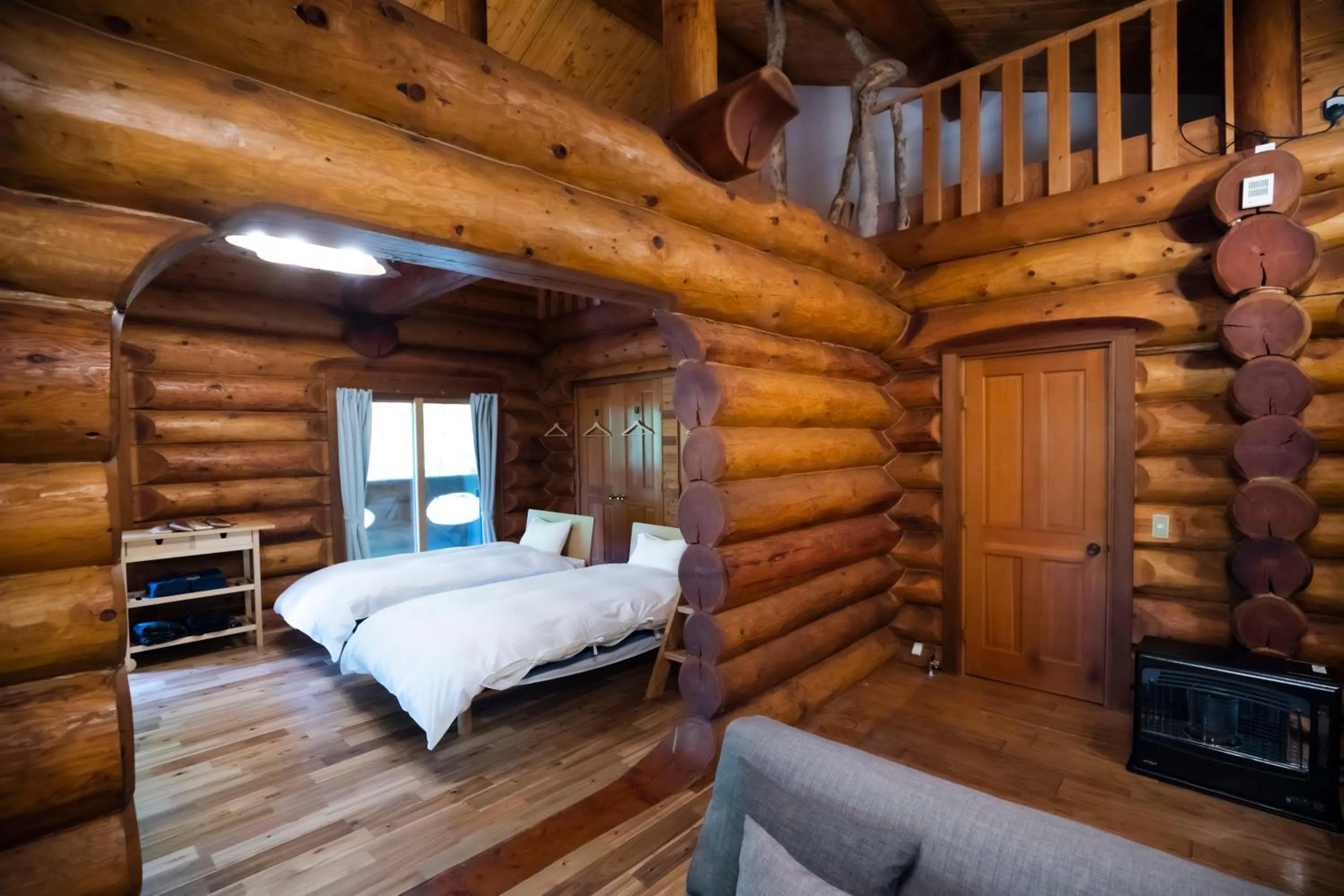 Photo of the whole room, Bed in Hacho no Yu