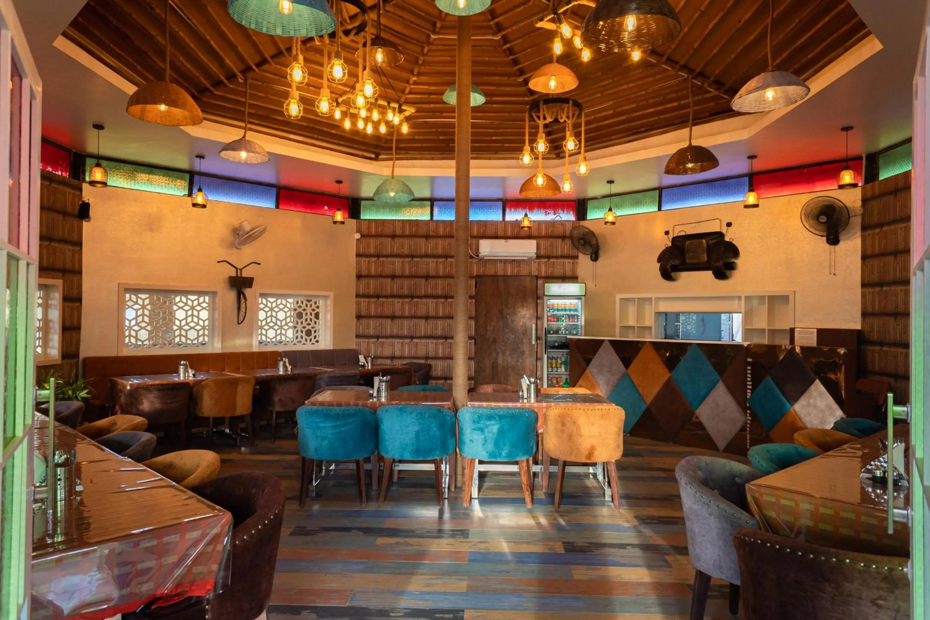 Restaurant/places to eat in Riddhi Siddhi Resorts