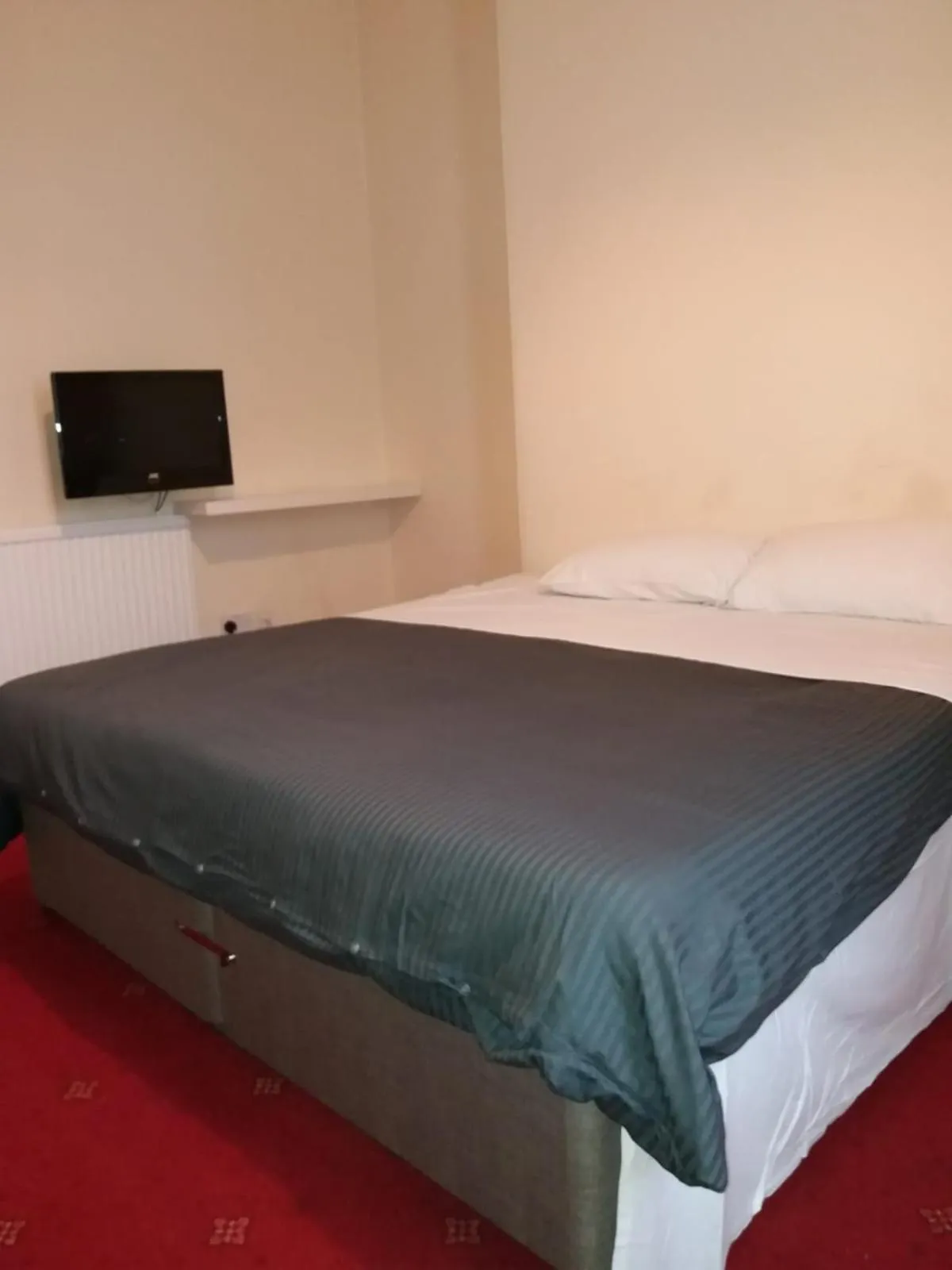 Bed in Grafton House