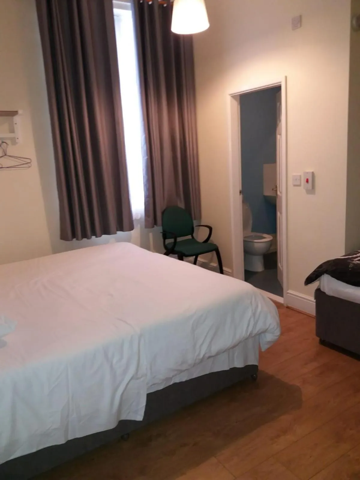 Bed in Grafton House