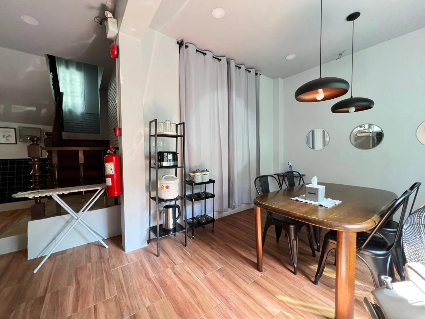 Dining area in Mini-ME Home, A Cozy Entire House in Old City