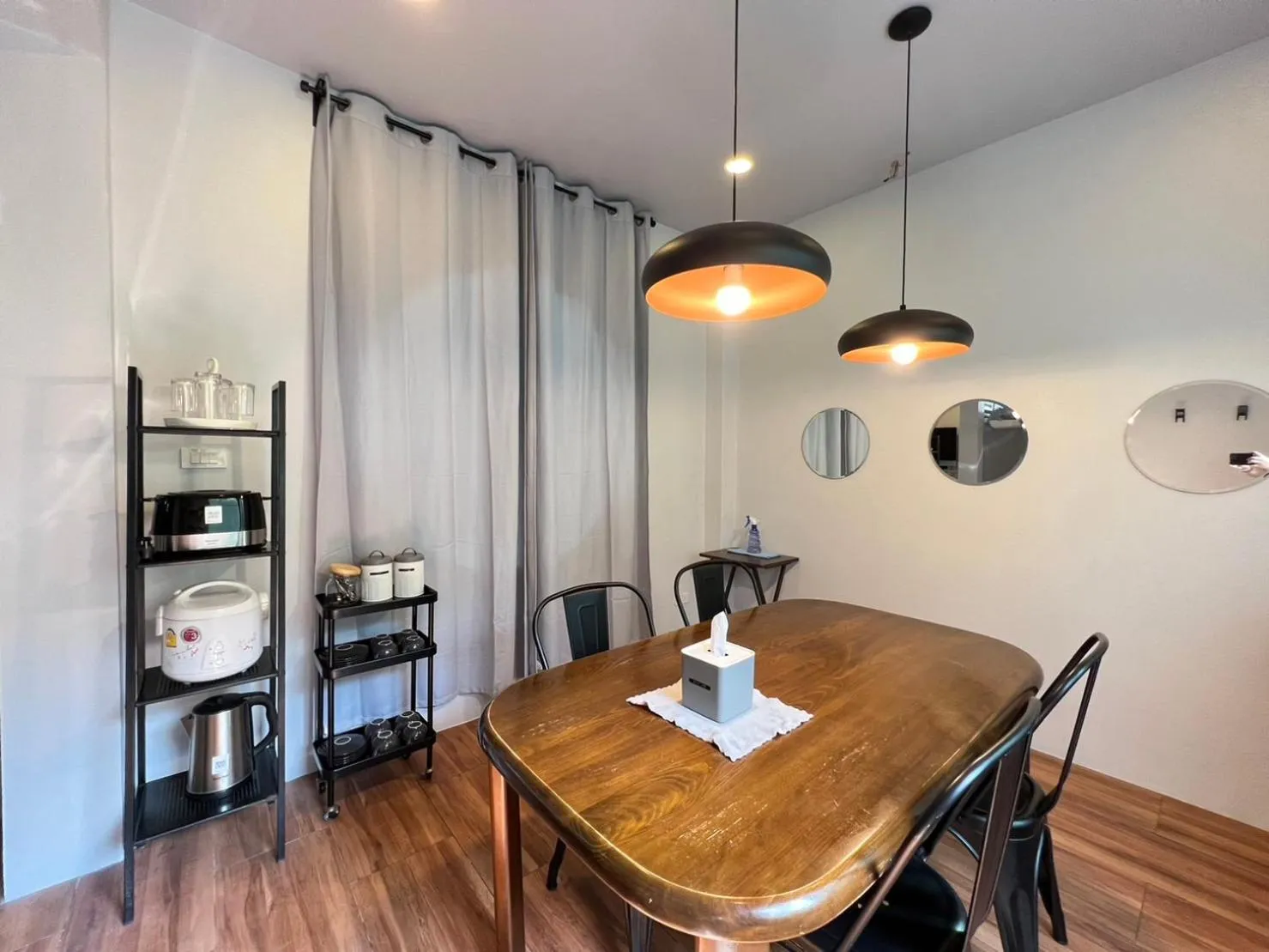 Dining area in Mini-ME Home, A Cozy Entire House in Old City