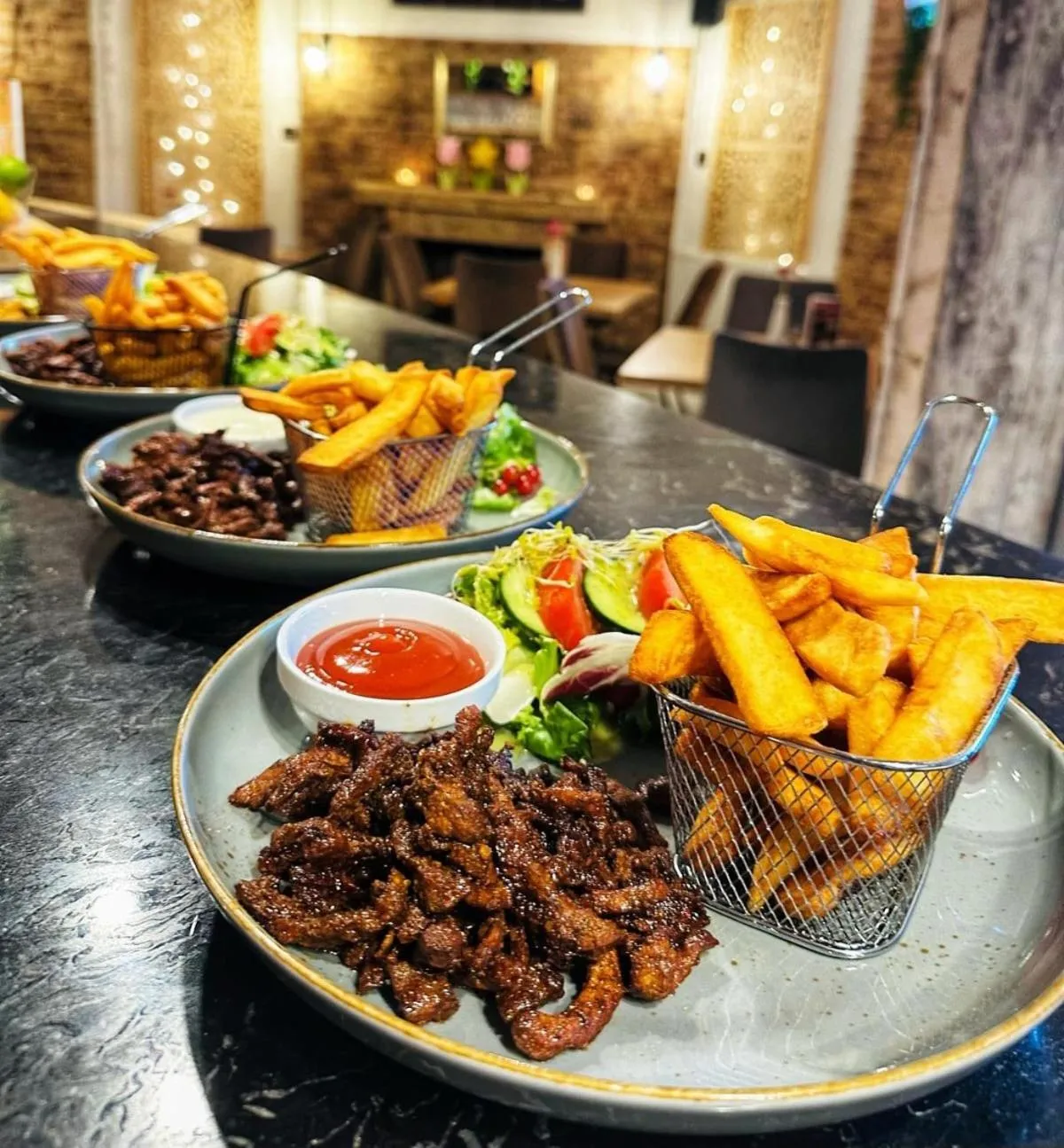 Restaurant/places to eat in Hotel Dana