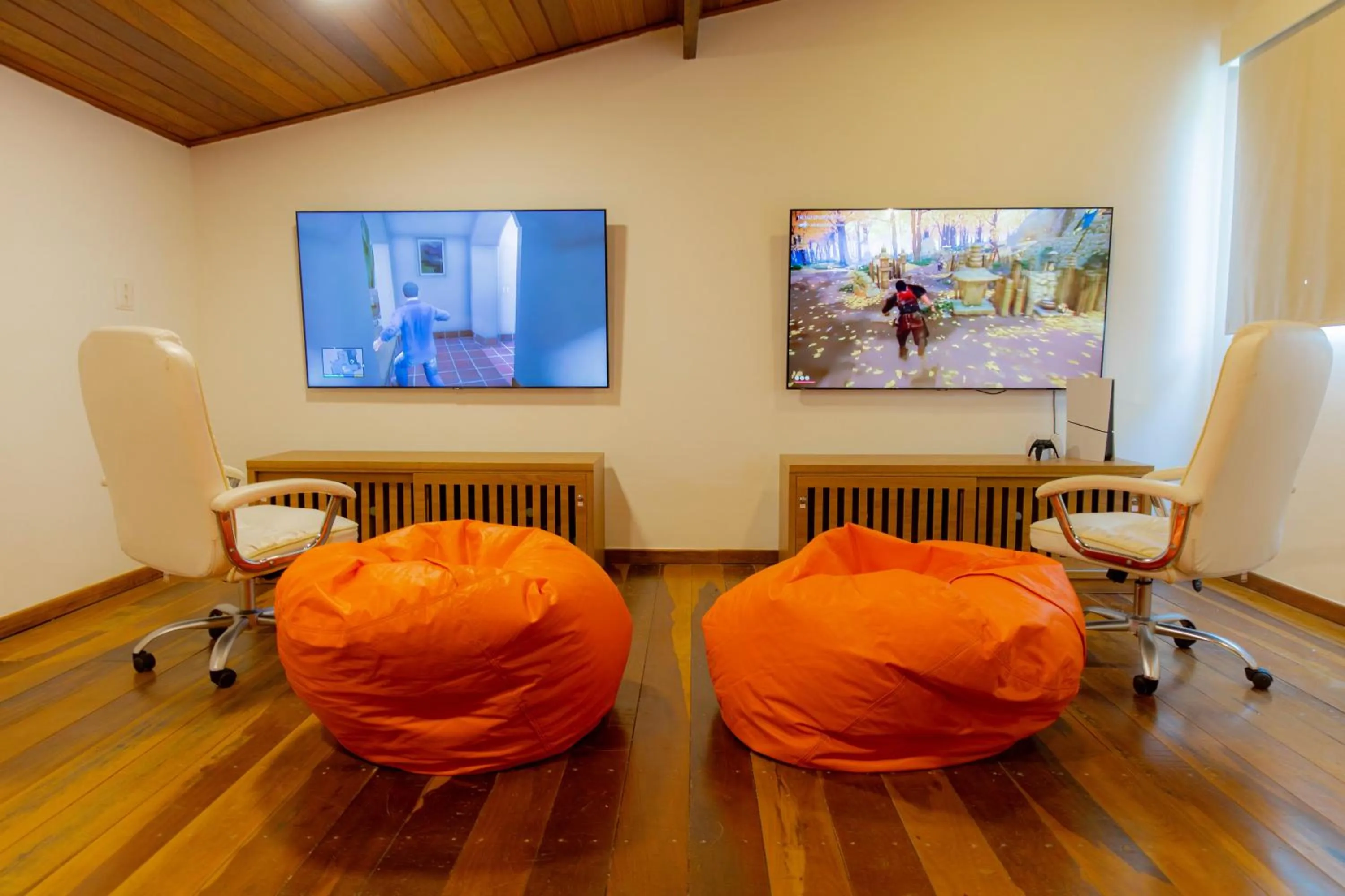 Game Room in Hotel Experience João Fernandes