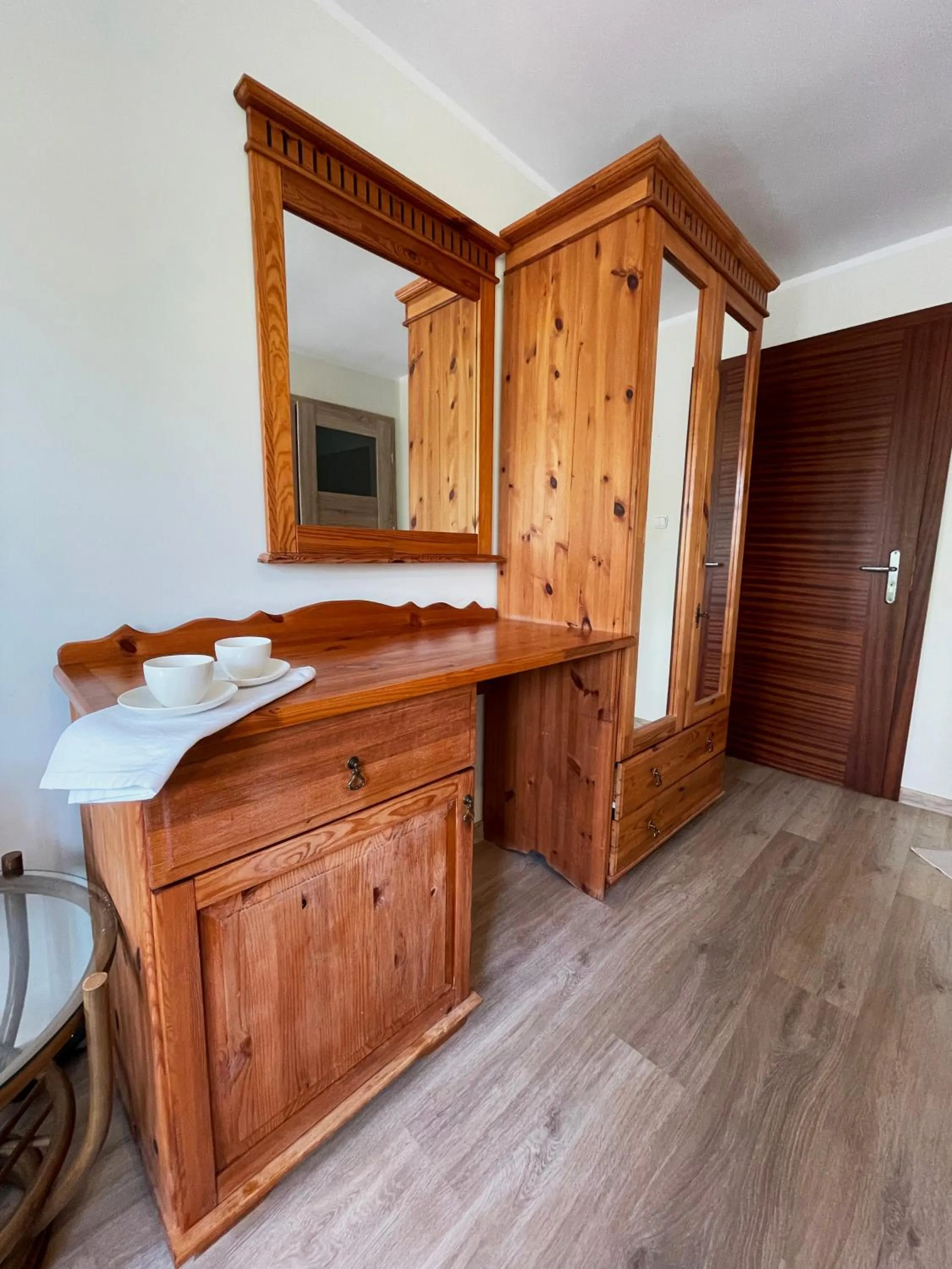 wardrobe in Willa Karolinka