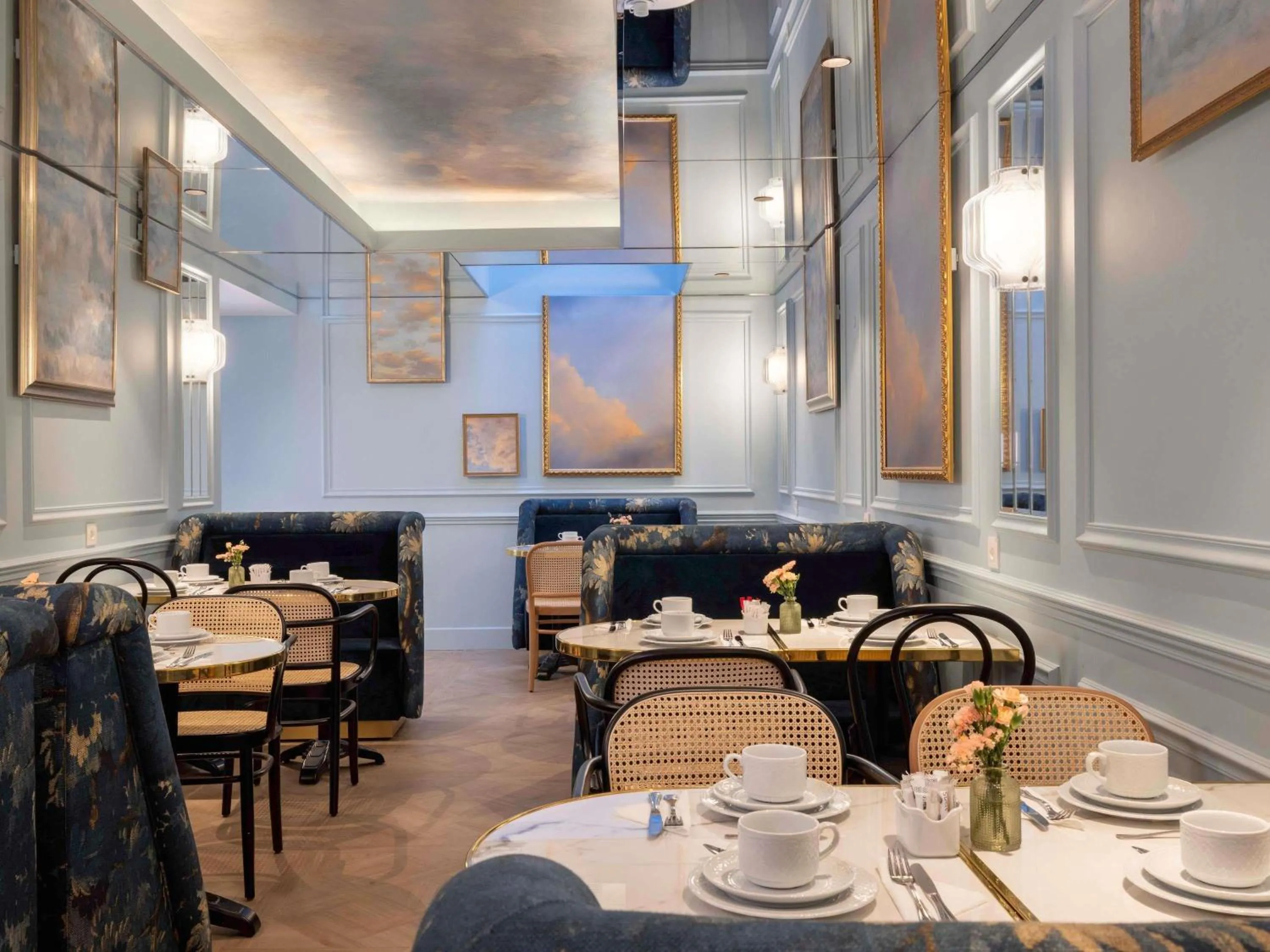 Breakfast in Hotel Mercure La Sorbonne Saint-Germain-des-Prés