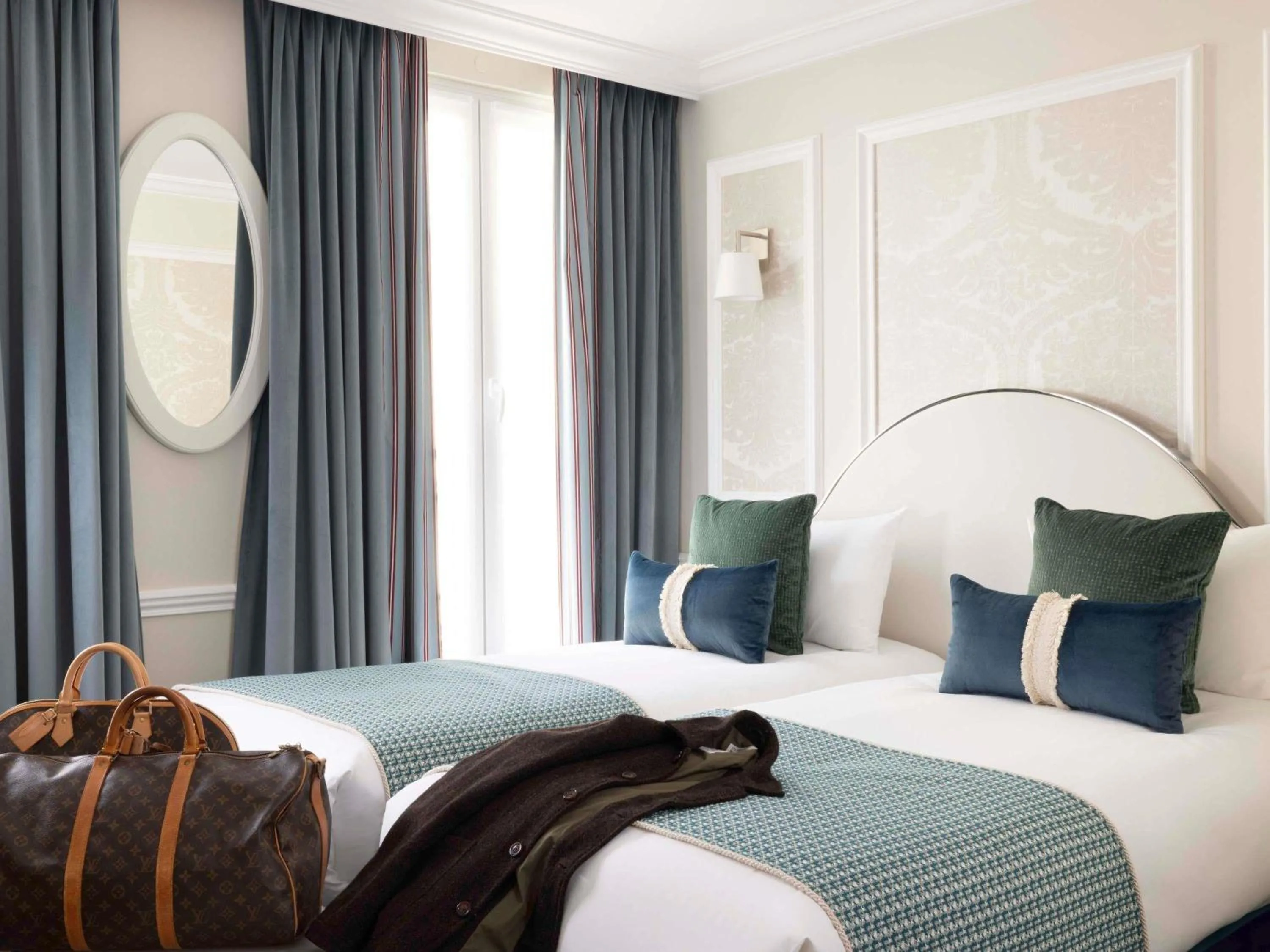 Bedroom, Bed in Hotel Mercure La Sorbonne Saint-Germain-des-Prés