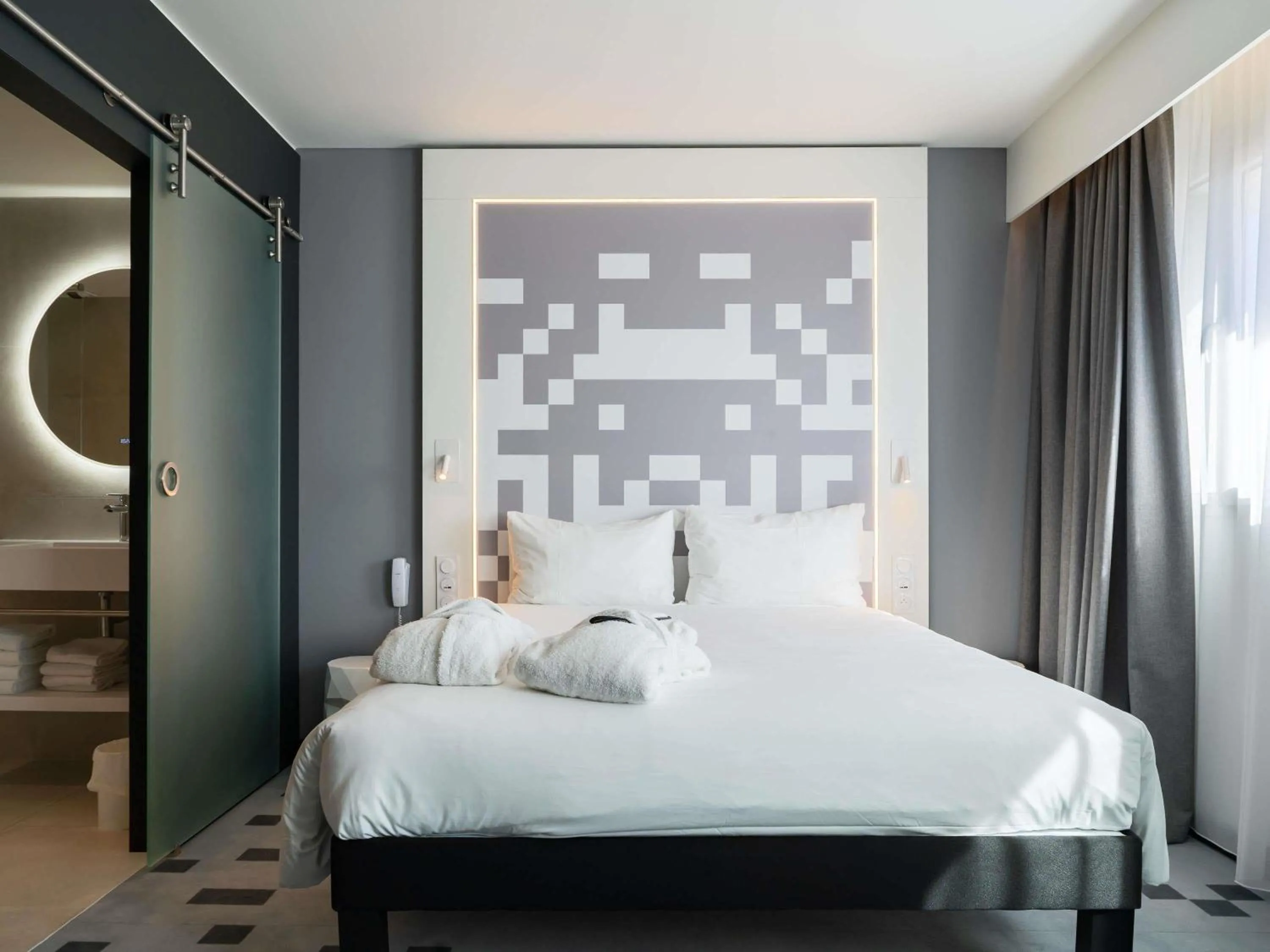 Bedroom, Bed in ibis Styles Béziers Centre