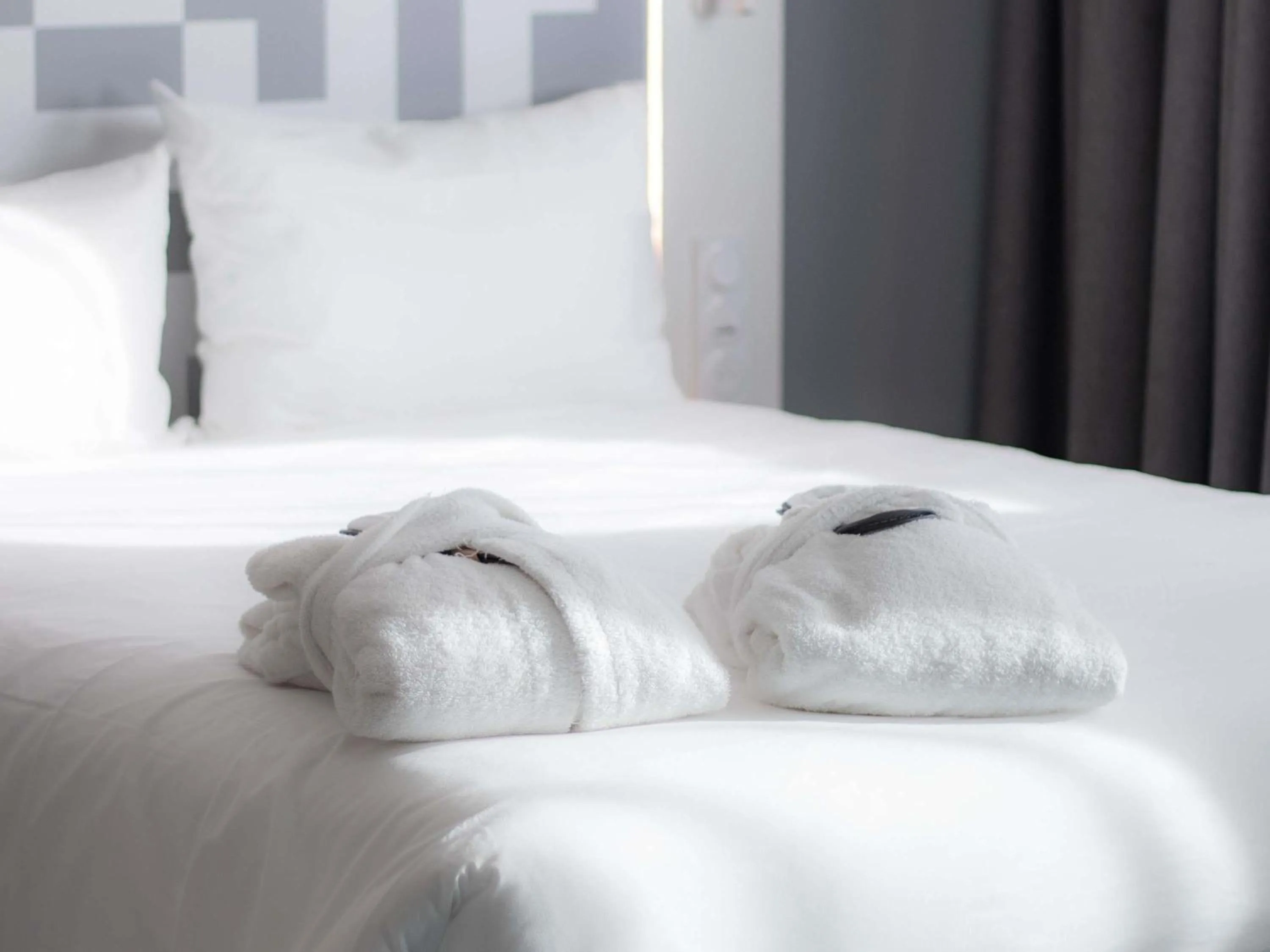 Bedroom, Bed in Mercure Béziers