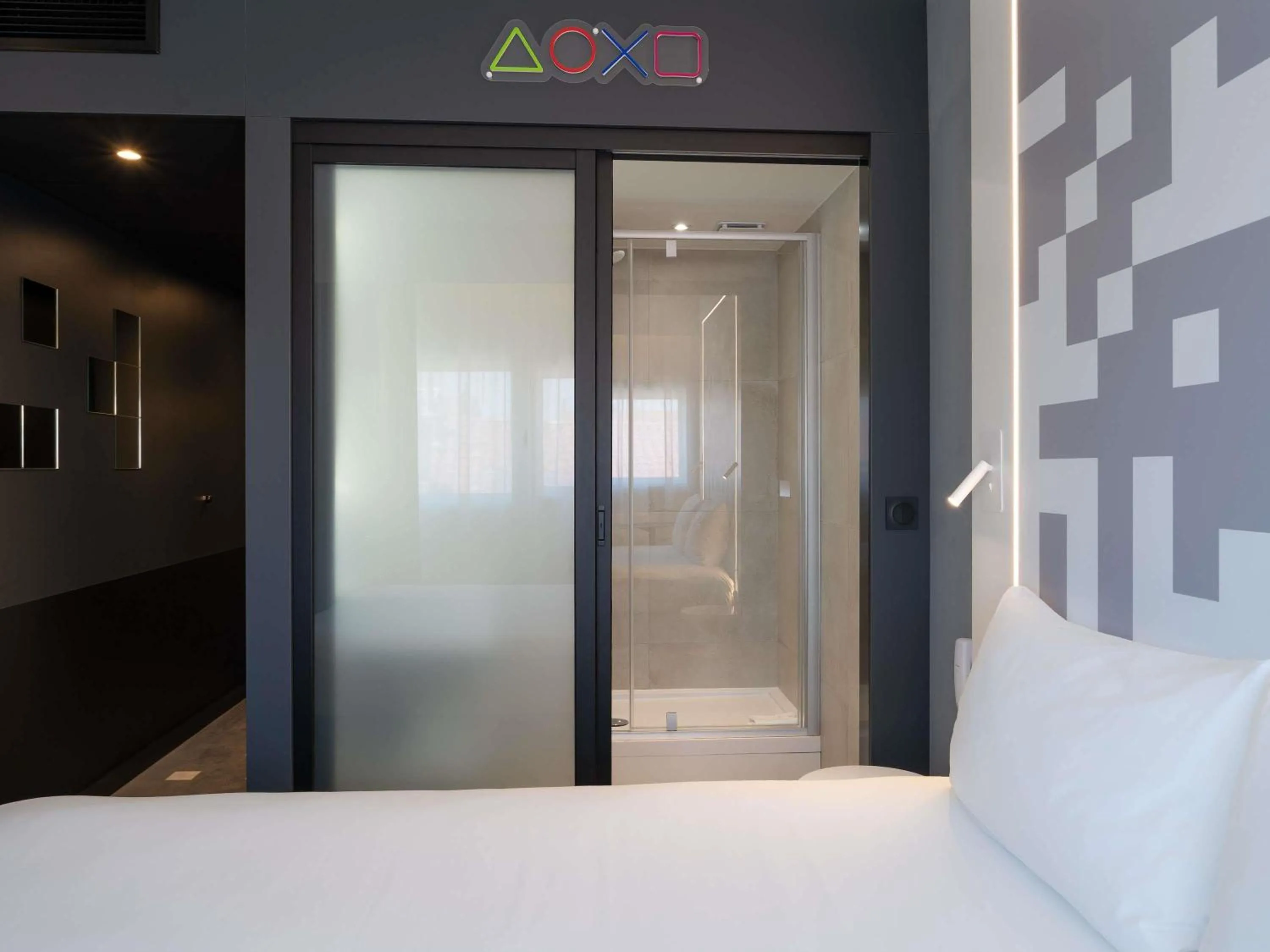 Bedroom, Bed in ibis Styles Béziers Centre