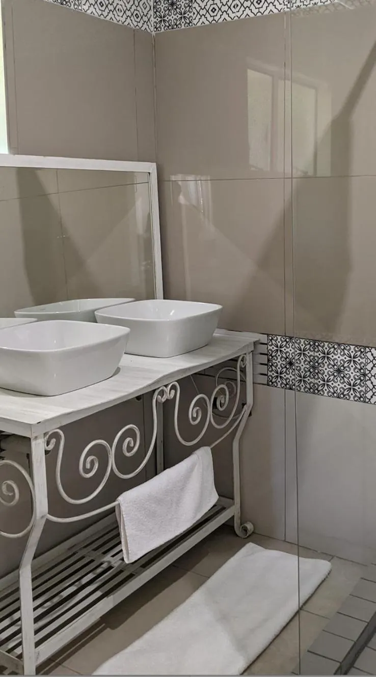 Bathroom in Sunbirds Lodge Chobe