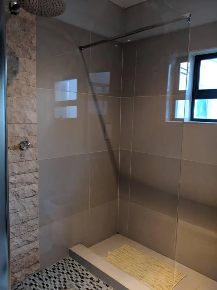 Shower in Sunbirds Lodge Chobe