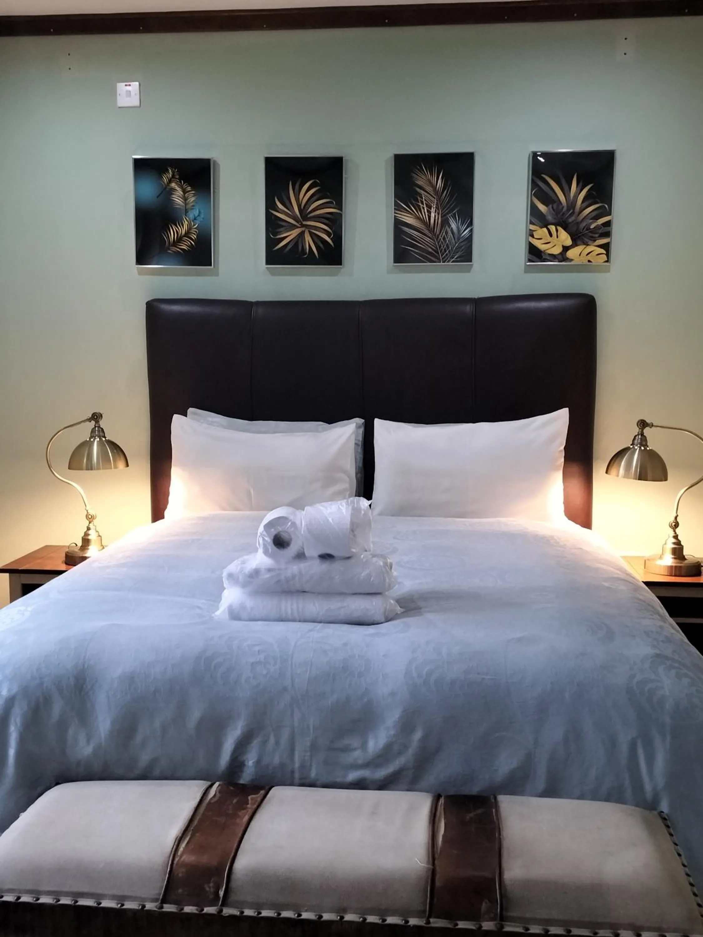 Bedroom, Bed in Sunbirds Lodge Chobe