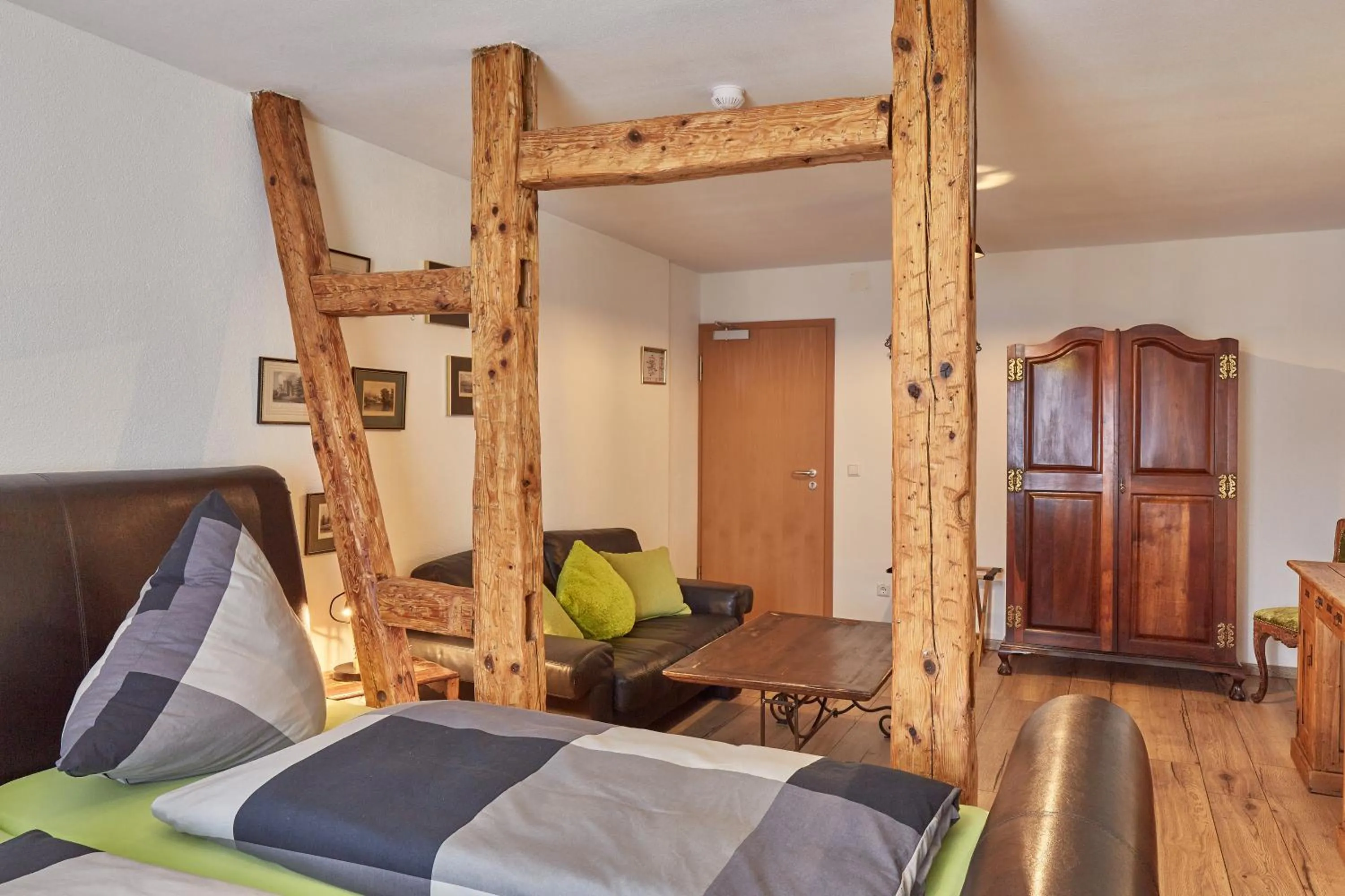 Photo of the whole room, Bed in Hotel-Krone-Lounge