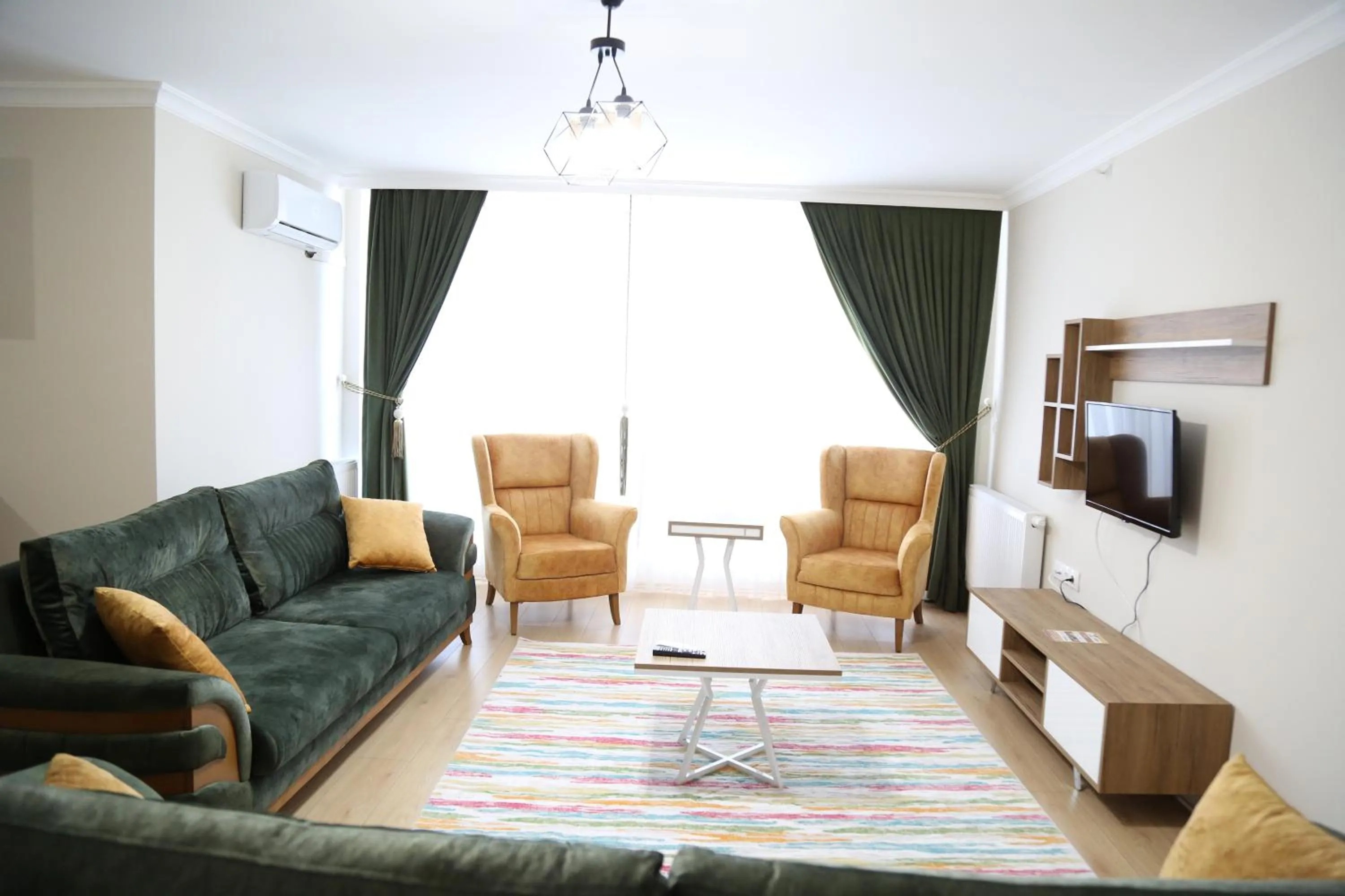 Nightclub / DJ in Emin Residence