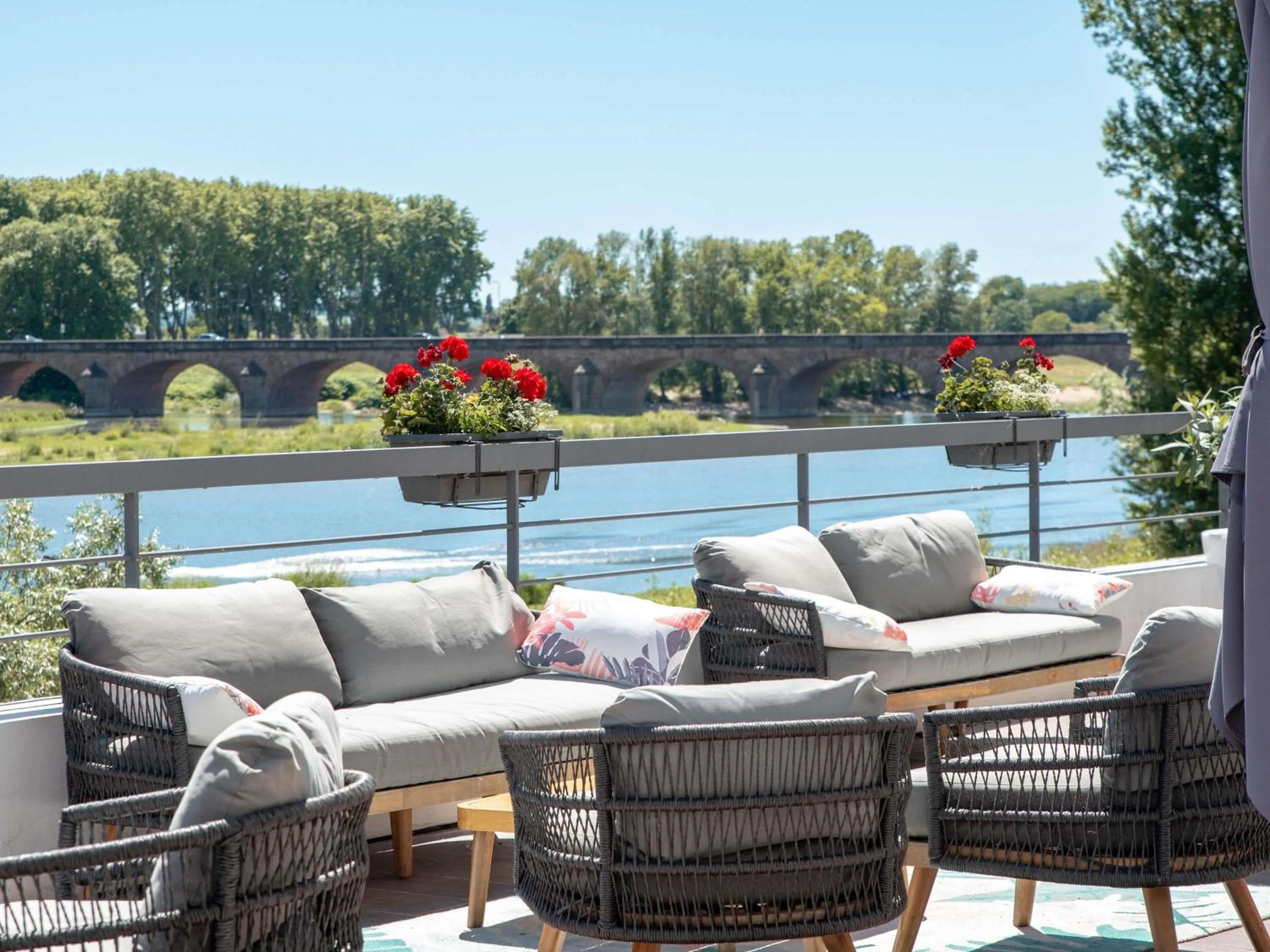 Property building in Mercure Nevers Pont De Loire