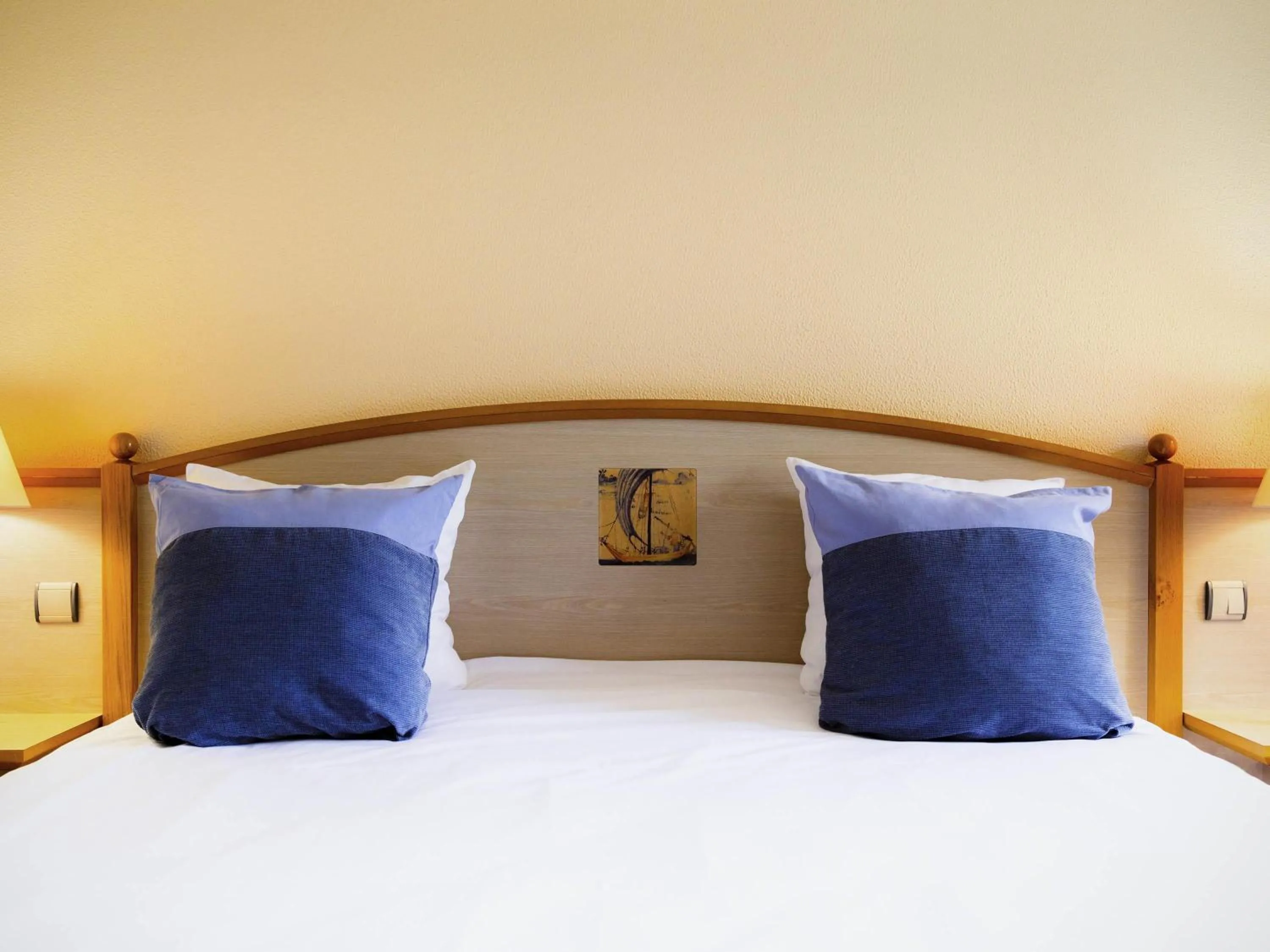 Bedroom, Bed in Mercure Nevers Pont De Loire