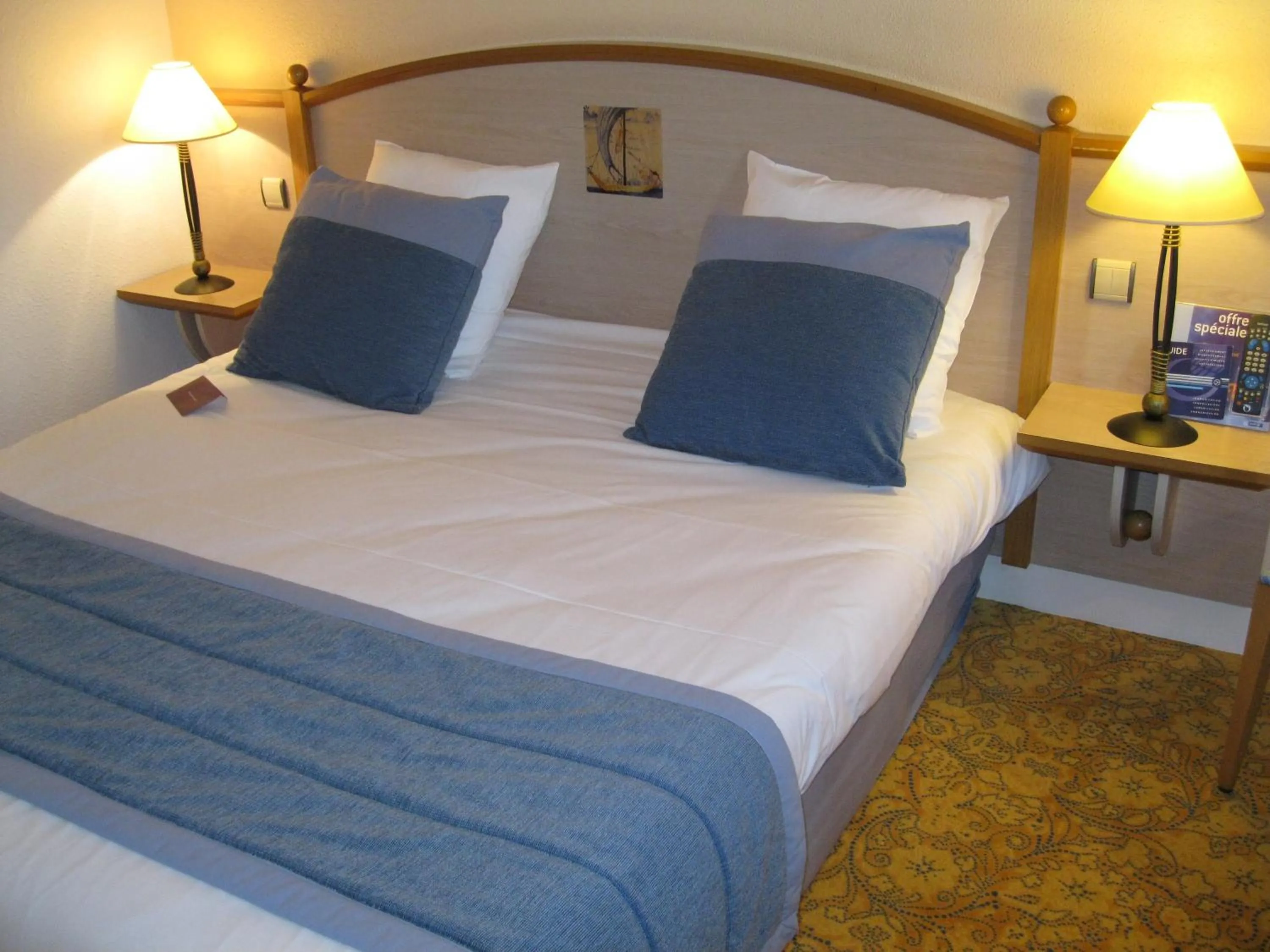 Bed in Mercure Nevers Pont De Loire