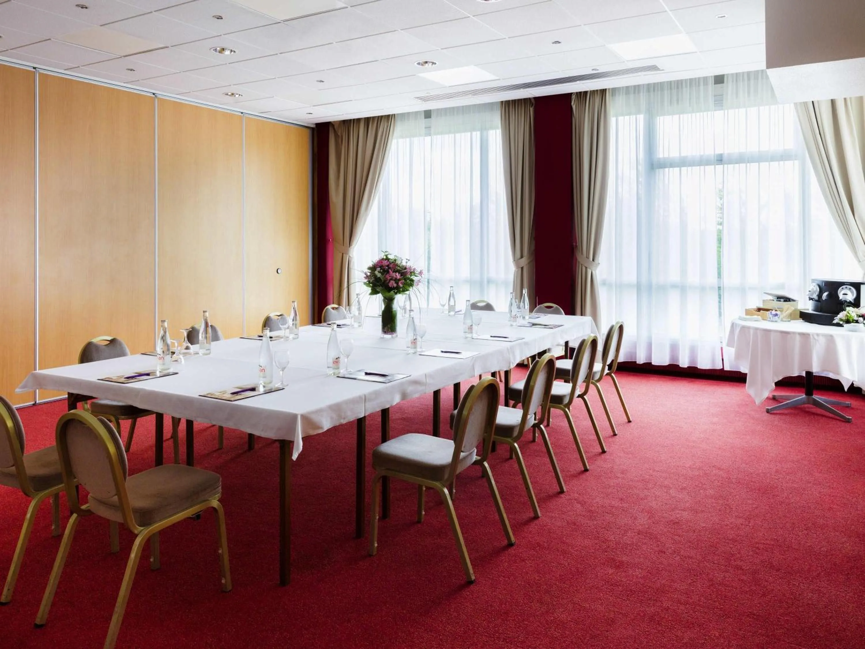 Meeting/conference room in Mercure Nevers Pont De Loire