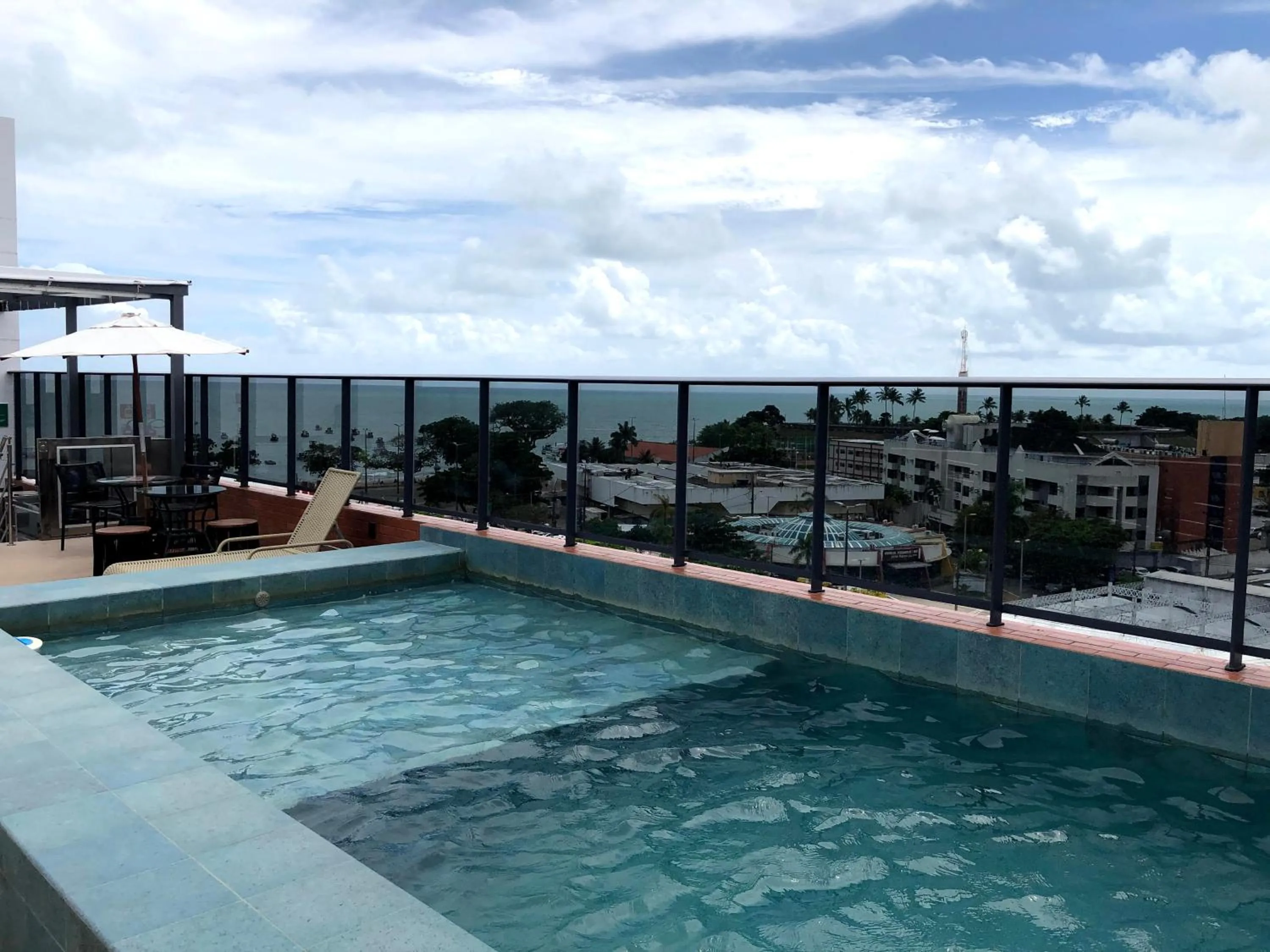 Swimming pool in Nord Easy Connect