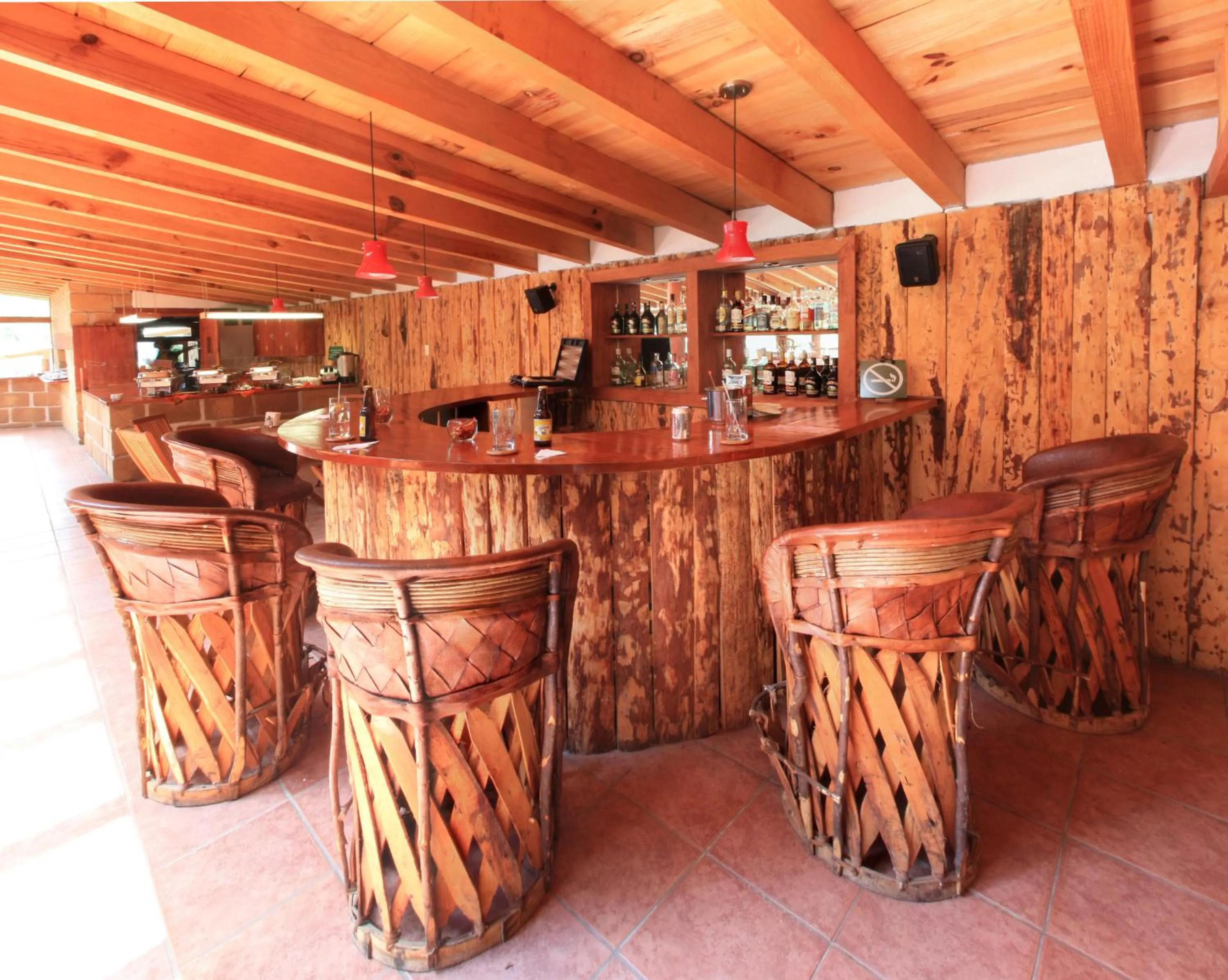 Restaurant/places to eat in Cabañas El Estribo Hotel