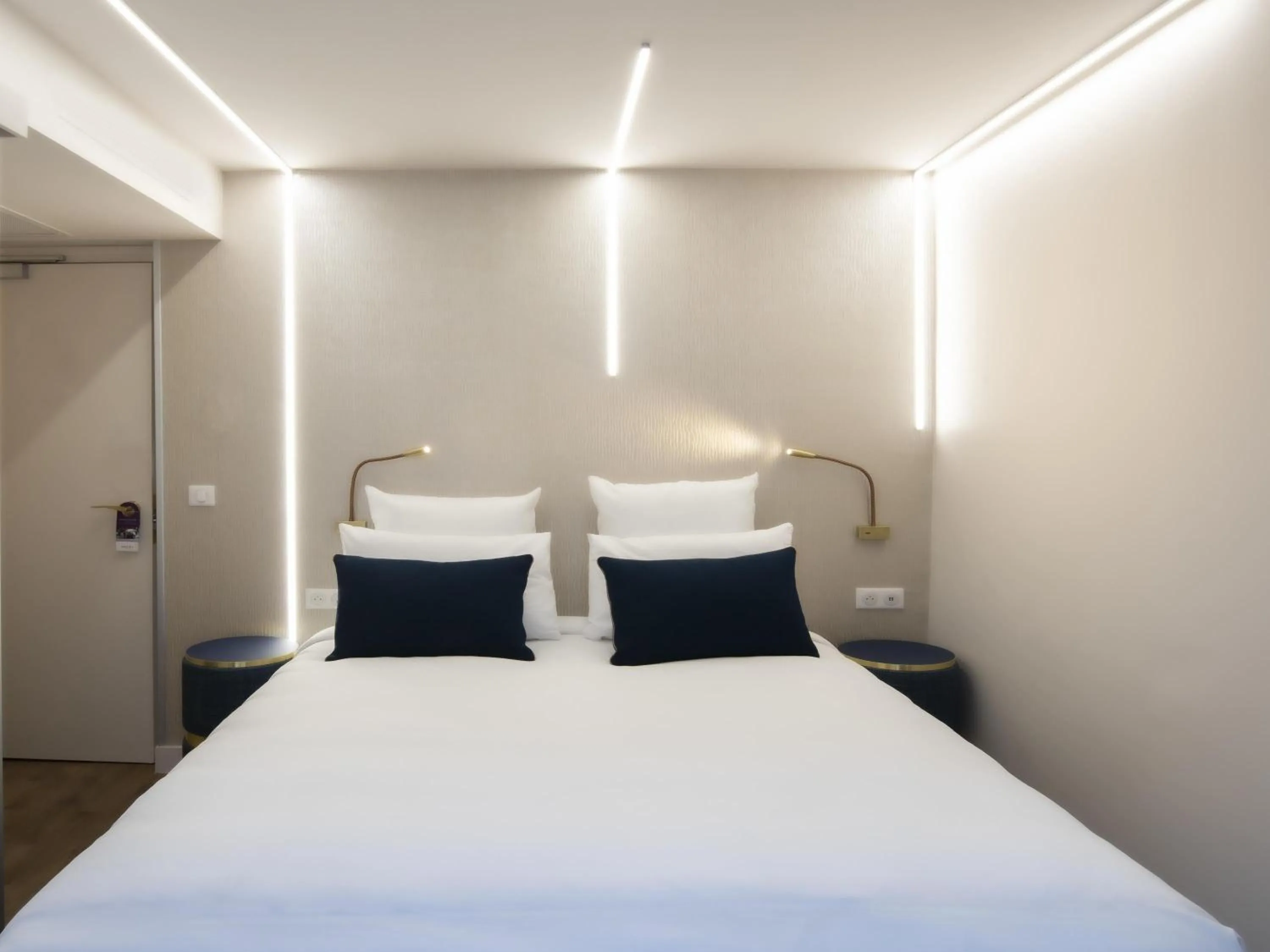 Bedroom, Bed in Mercure Paris Opera Lafayette