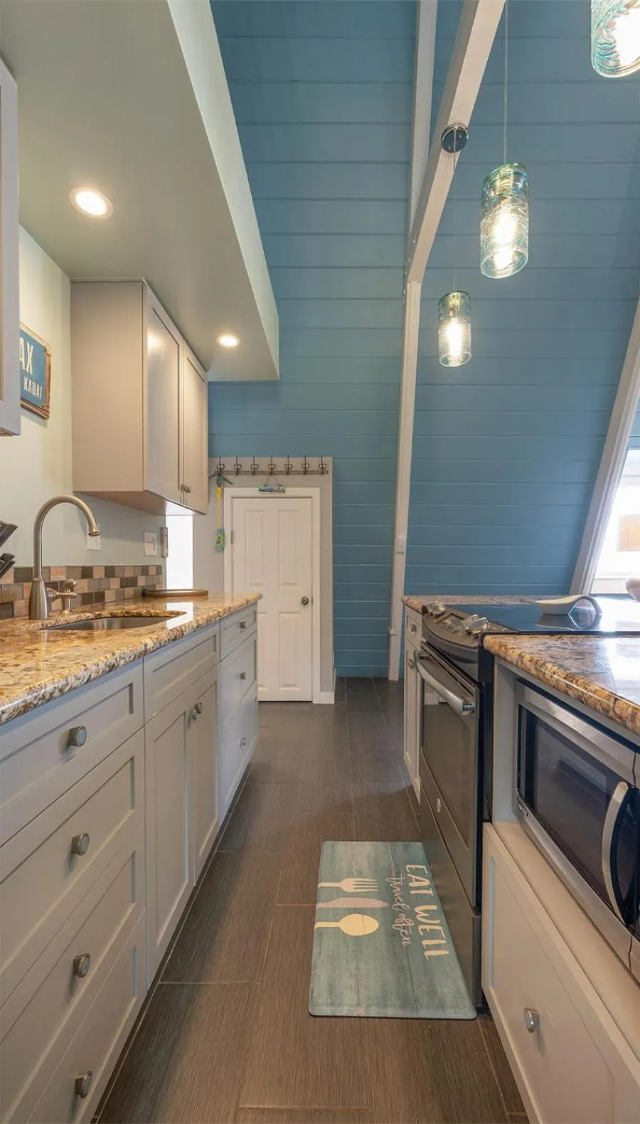 Kitchen or kitchenette in The ISO by Castle