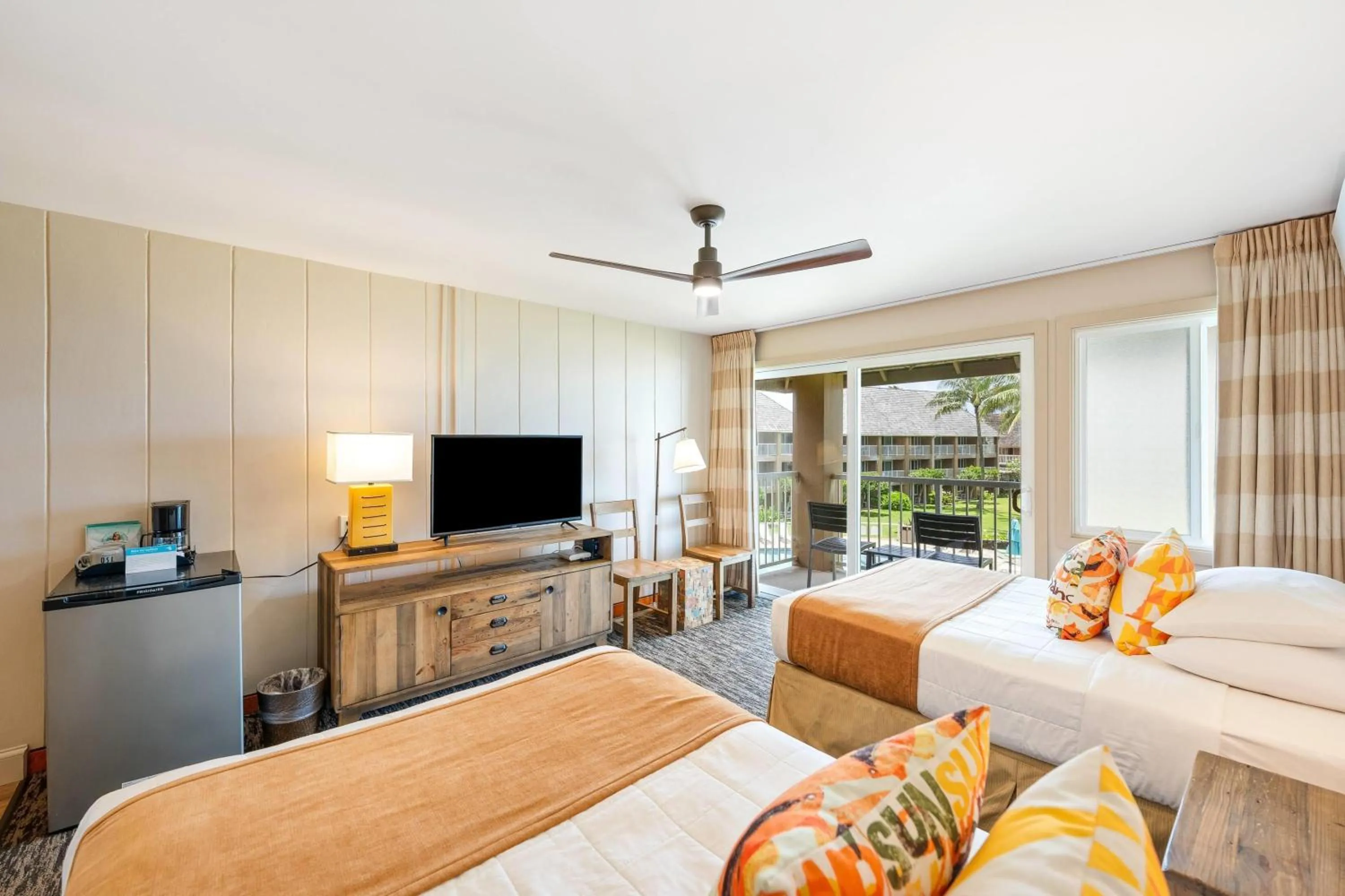 Photo of the whole room, Bed in THE ISO HOTEL, Trademark Collection by Wyndham