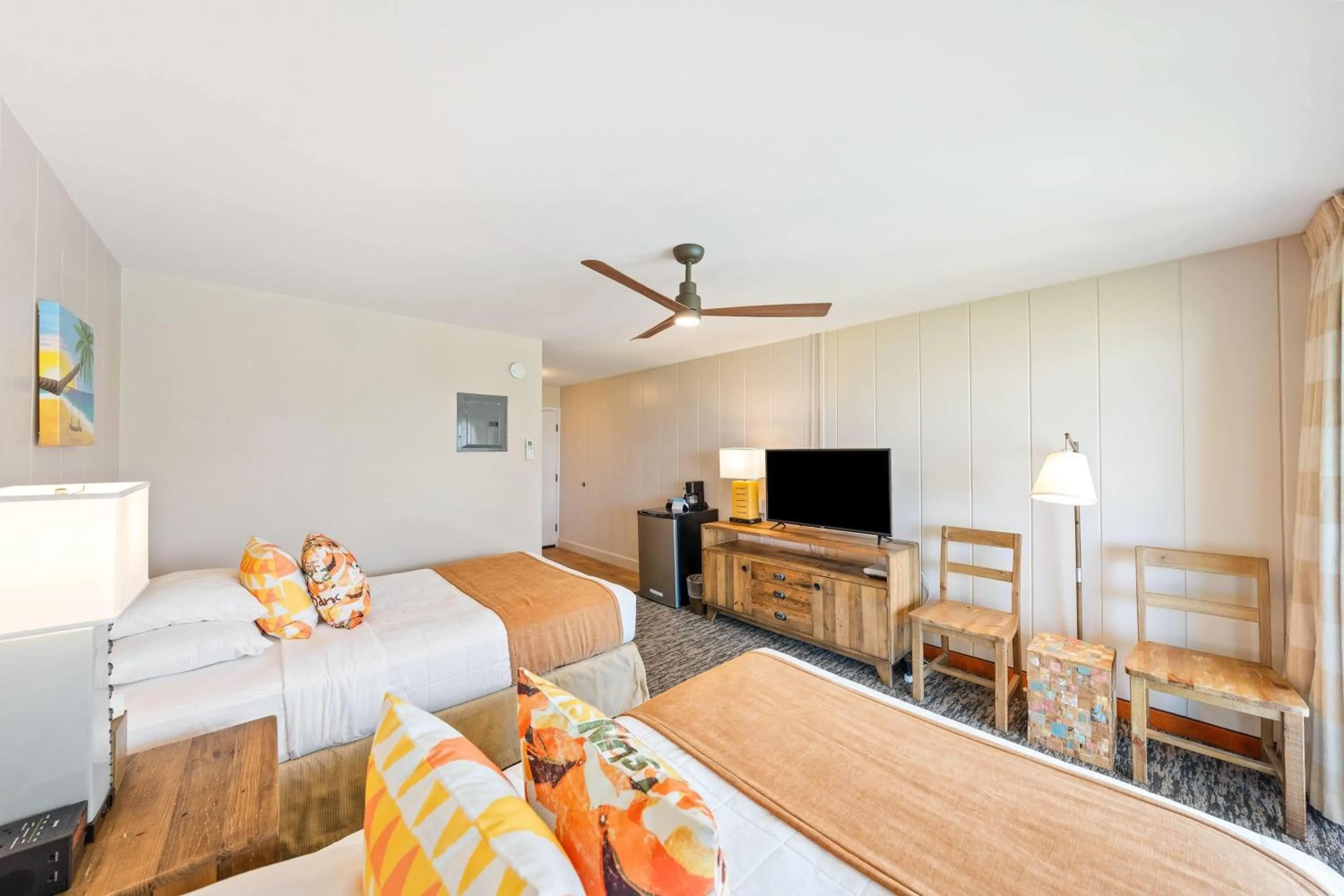 Photo of the whole room, Bed in THE ISO HOTEL, Trademark Collection by Wyndham