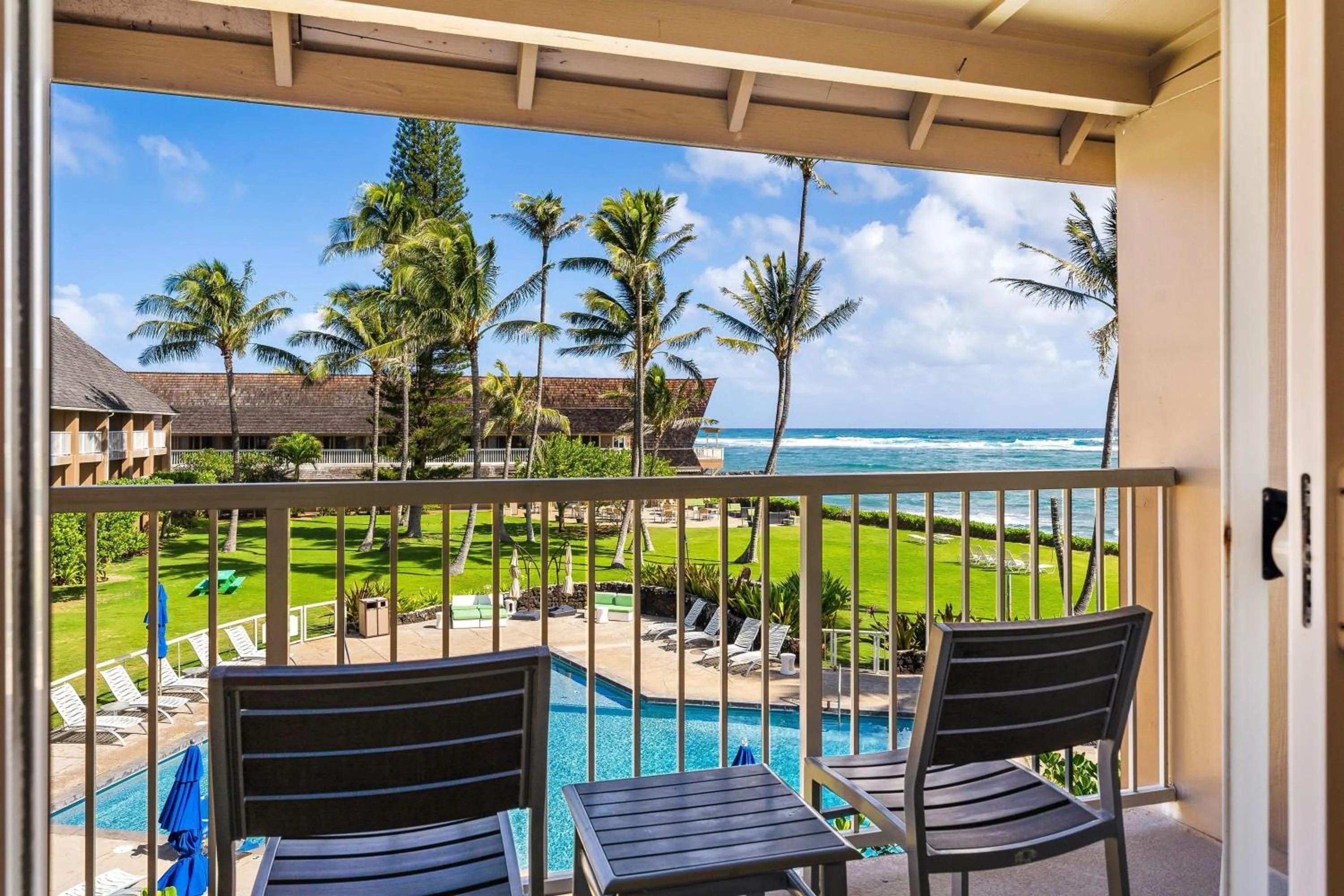 Photo of the whole room in THE ISO HOTEL, Trademark Collection by Wyndham