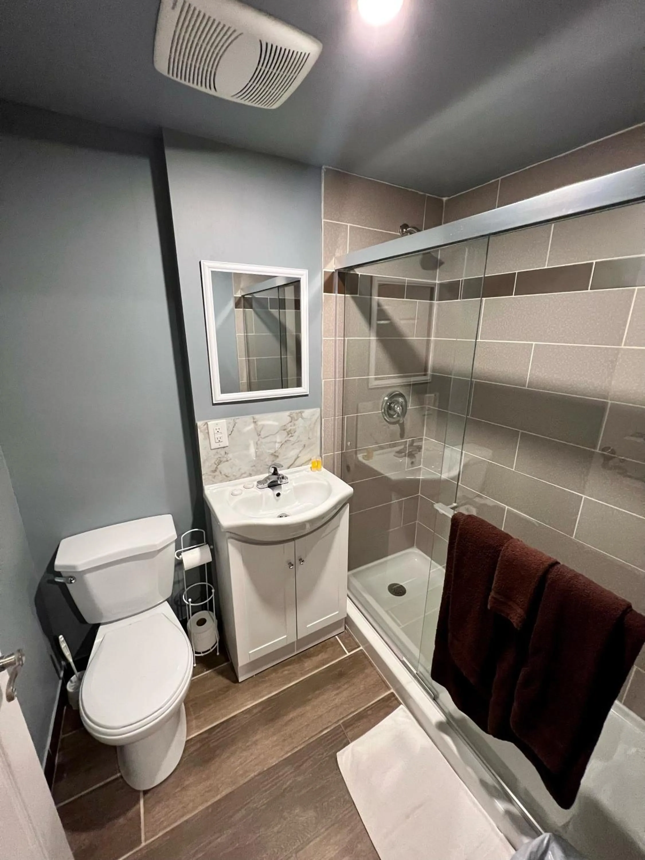 Shower in HWY 17 Hotel