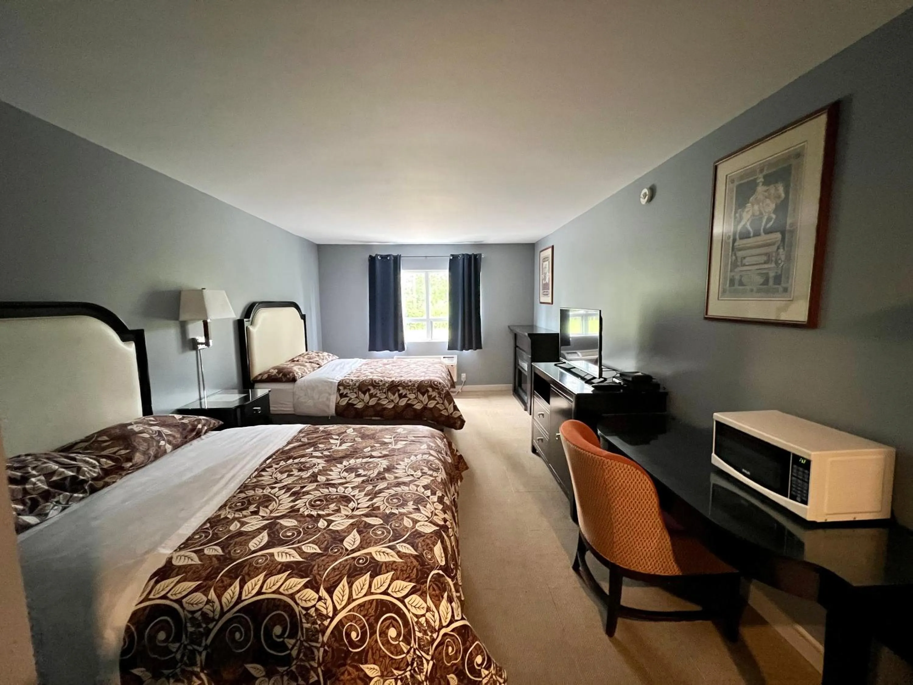 Photo of the whole room, Bed in HWY 17 Hotel