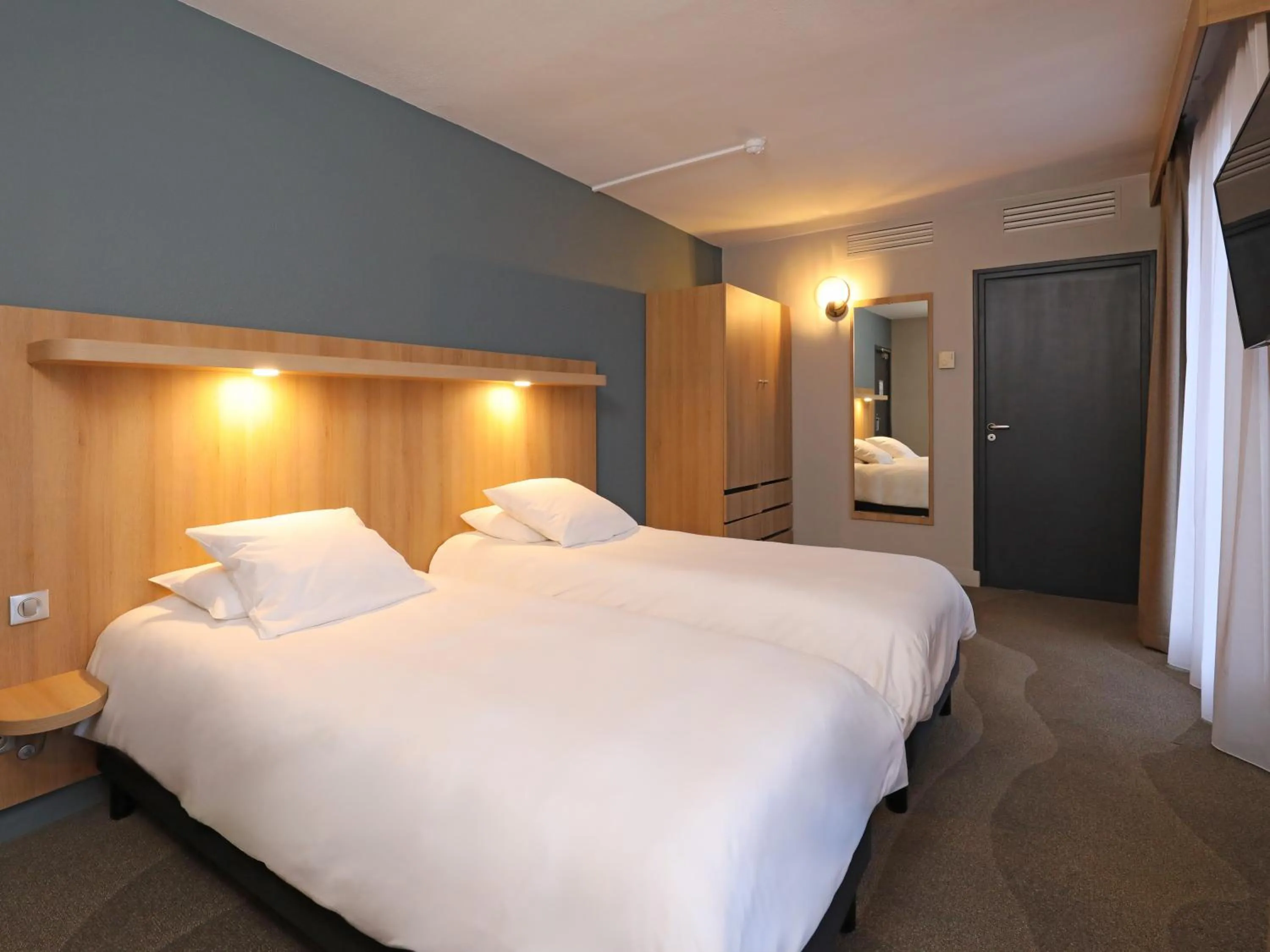 Bed in Mercure Abbeville Centre – Porte de La Baie de Somme