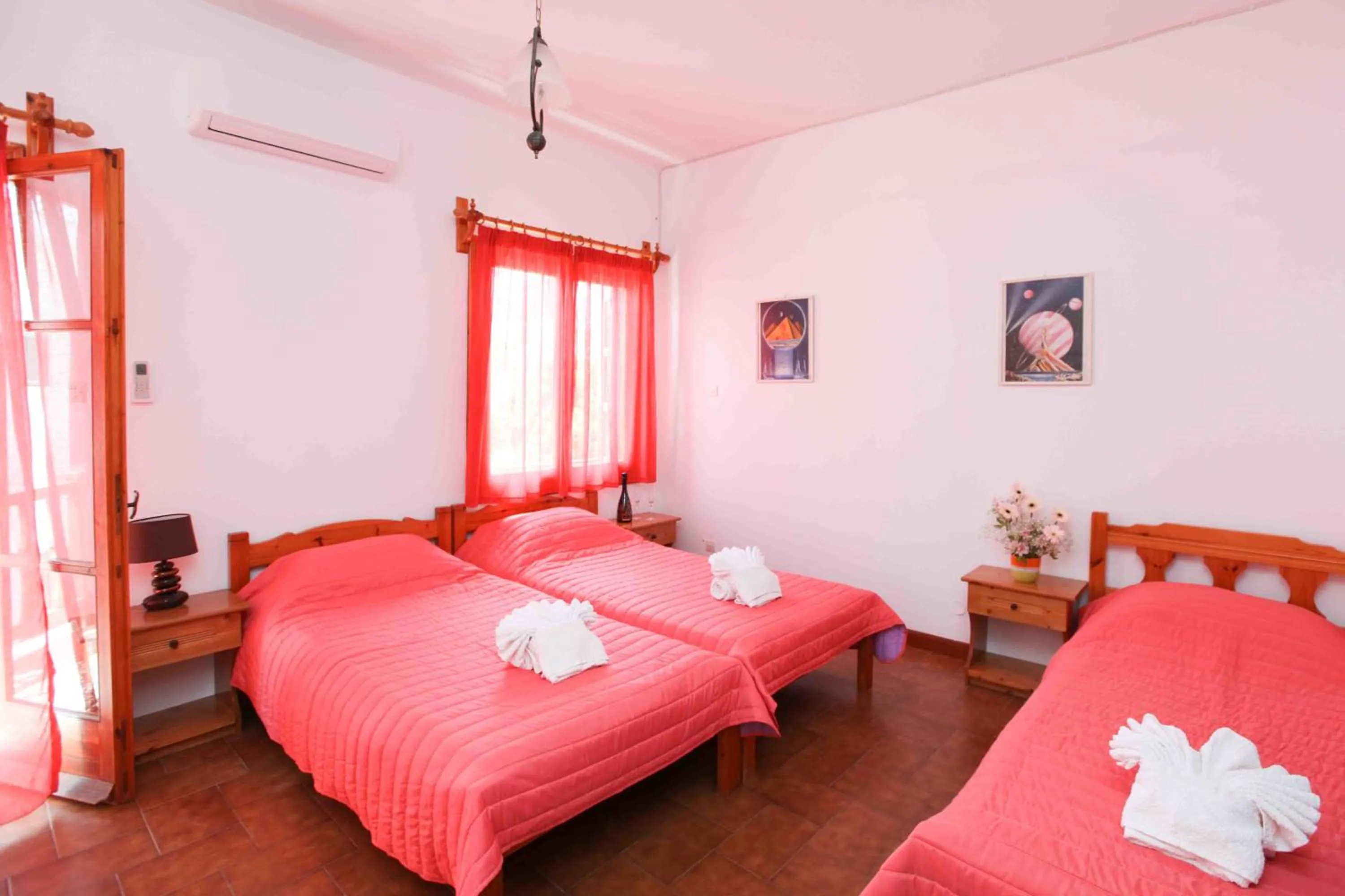 Bed in Skiathos House