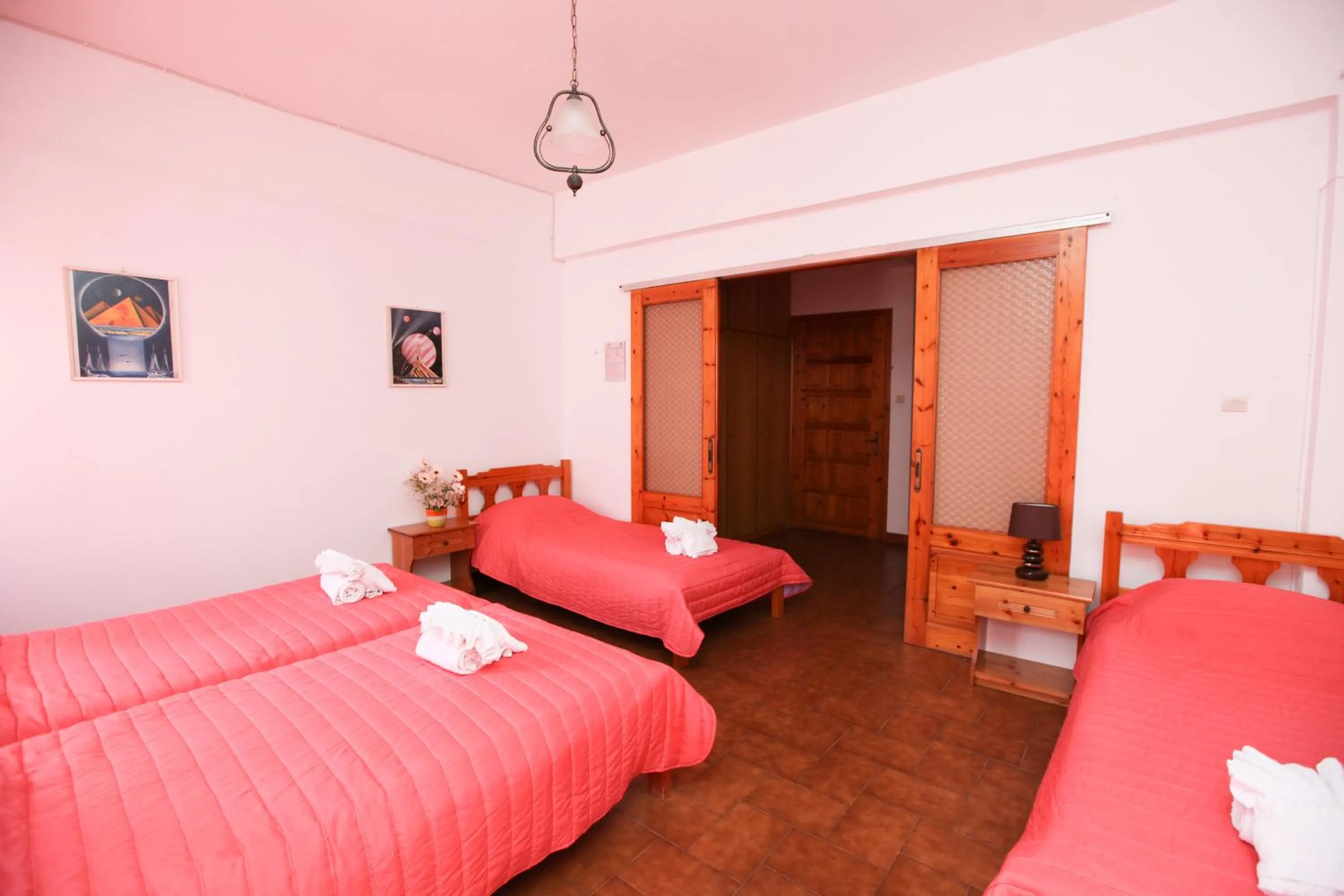 Photo of the whole room, Bed in Skiathos House